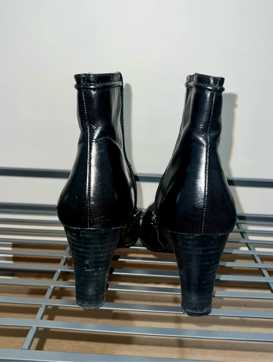 Leather ankle booties size 7 - photo 3