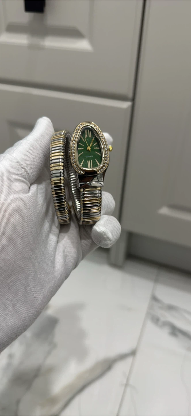 Snake-style quartz wrap watch