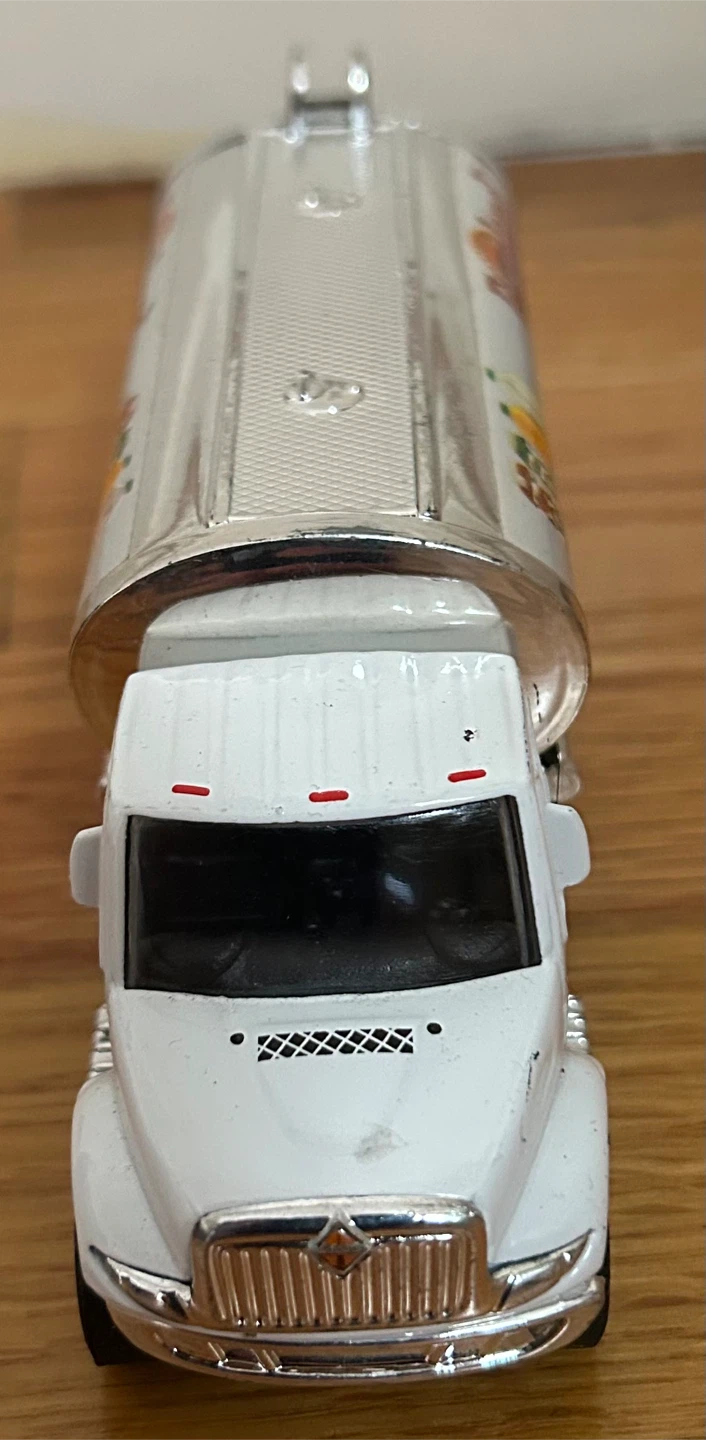Farmland Dairies Toy Milk Tanker Truck - photo 3