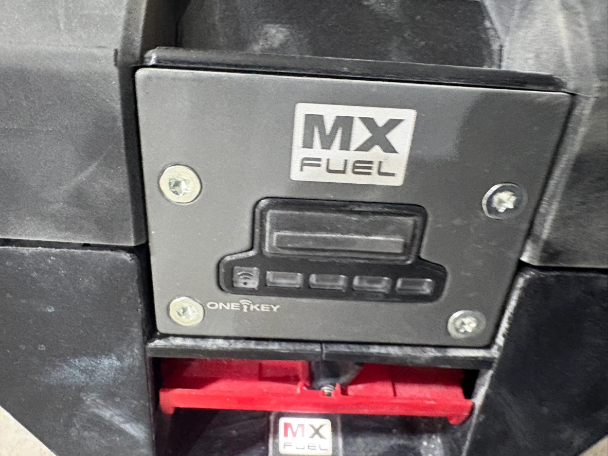 Milwaukee MX FUEL 14-inch Cut-Off Machine - photo 3