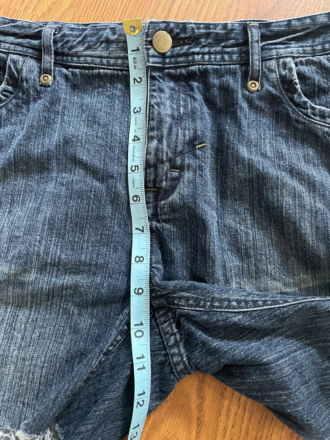 Tristan & Iseut women’s size 10 Y2K cutoff jean shorts, blue - photo 4