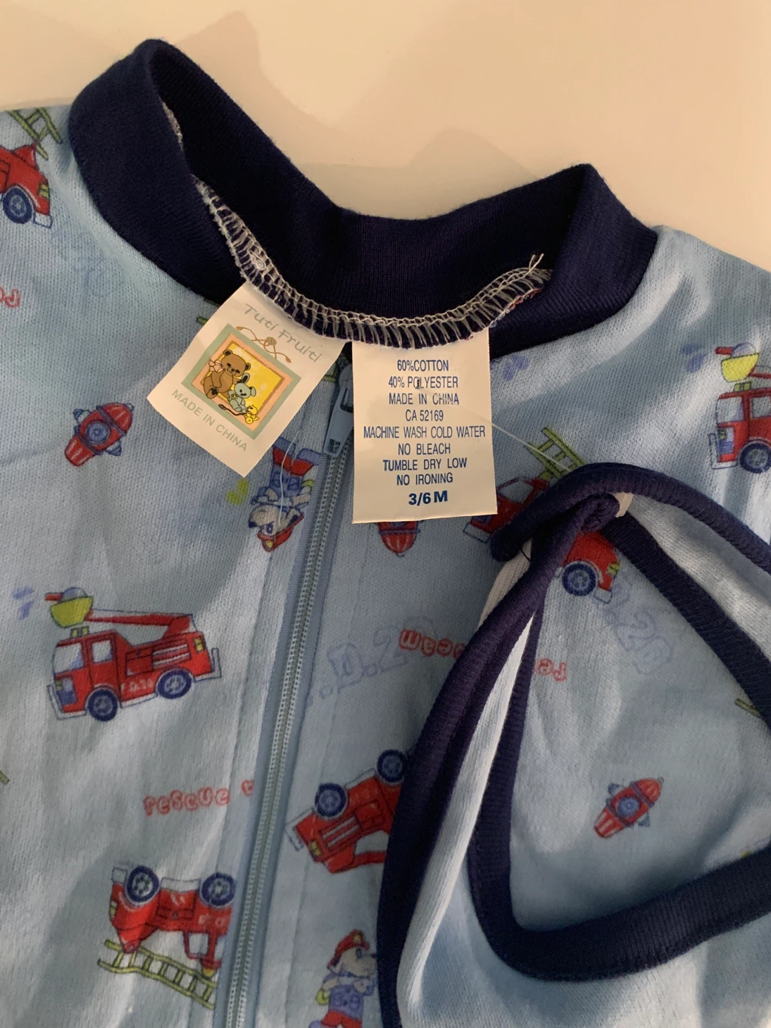 4/$10 NWT Tuti Fruiti Fire Truck Sleep-and-Play with Bib Sleeper - photo 2