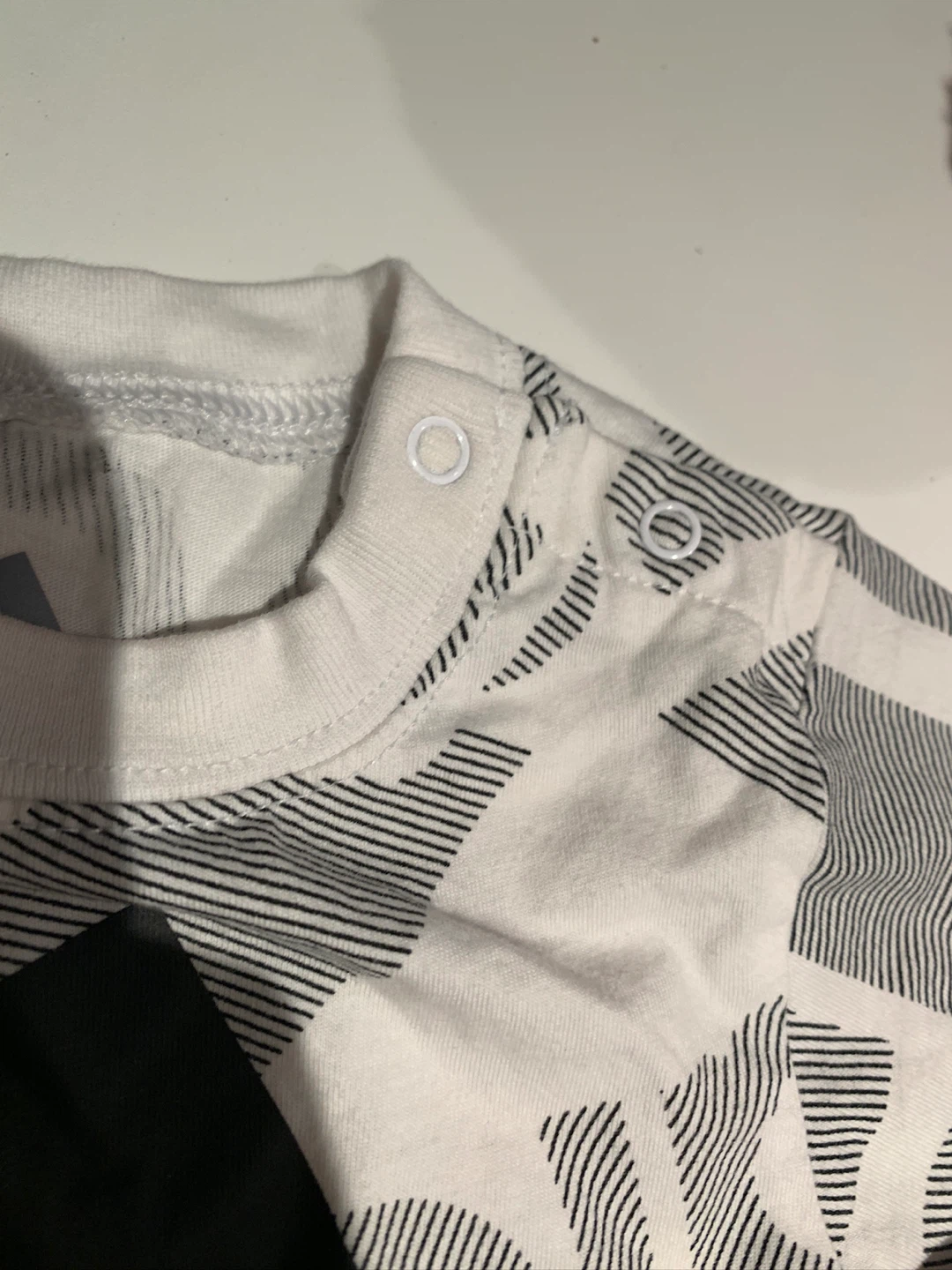 4/$10 - Adidas Infant Romper 12M 100% cotton - photo 3