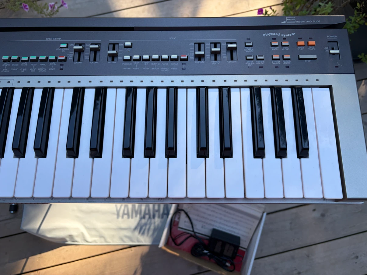 Yamaha Portatone PC-1000 Keyboard - photo 3