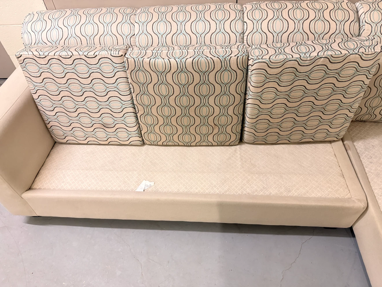 Sectional Sofa with Patterned Cushions - photo 4