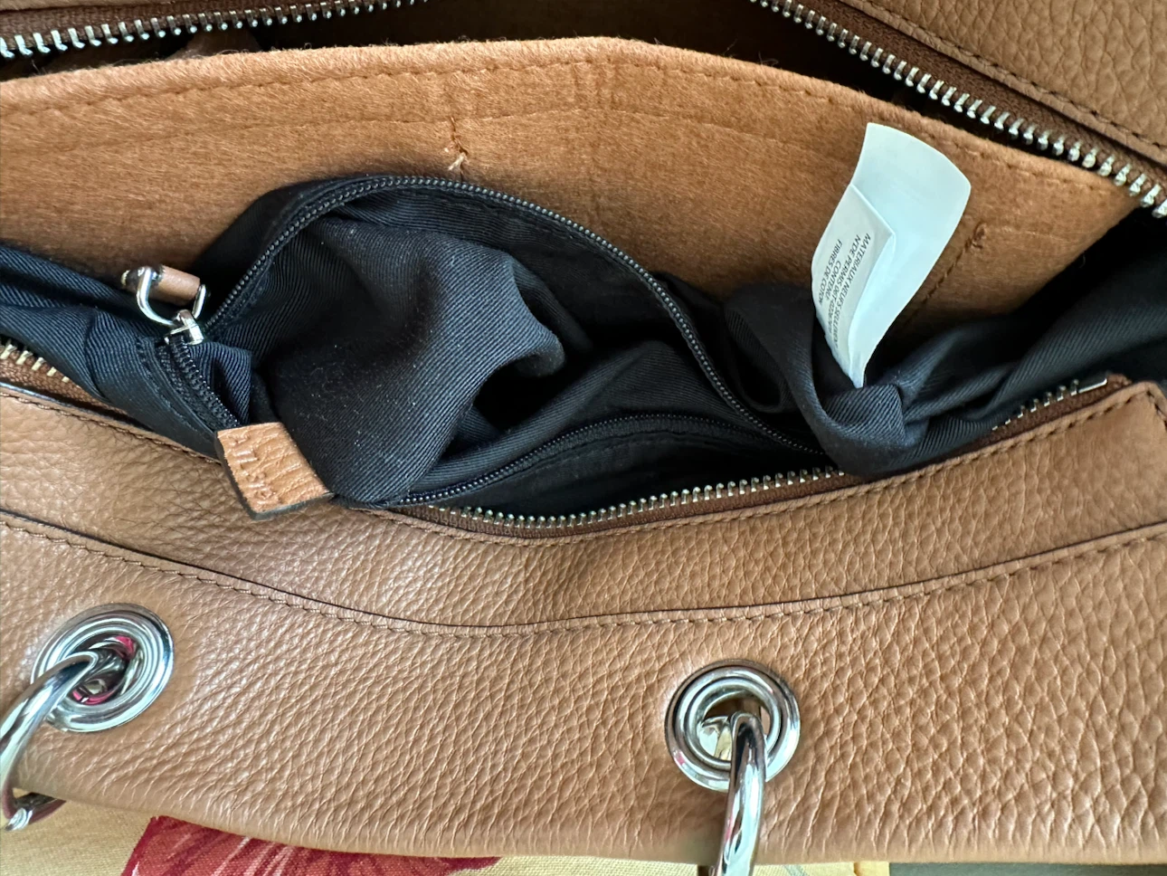 Authentic Marc Jacobs Tan Leather Handbag - photo 5