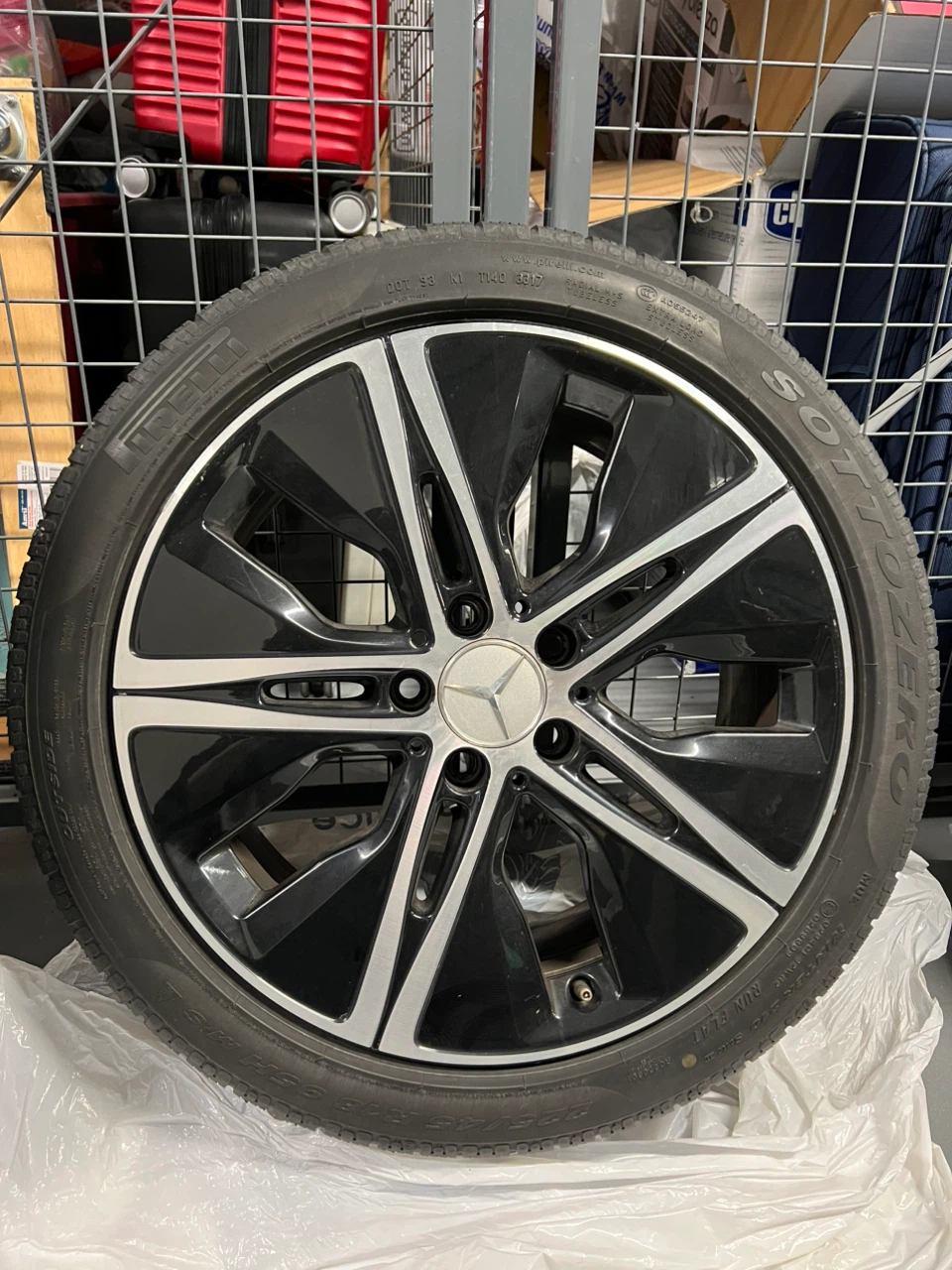 Mercedes-Benz Wheel with Pirelli Tire 225/45 R18 - photo 2
