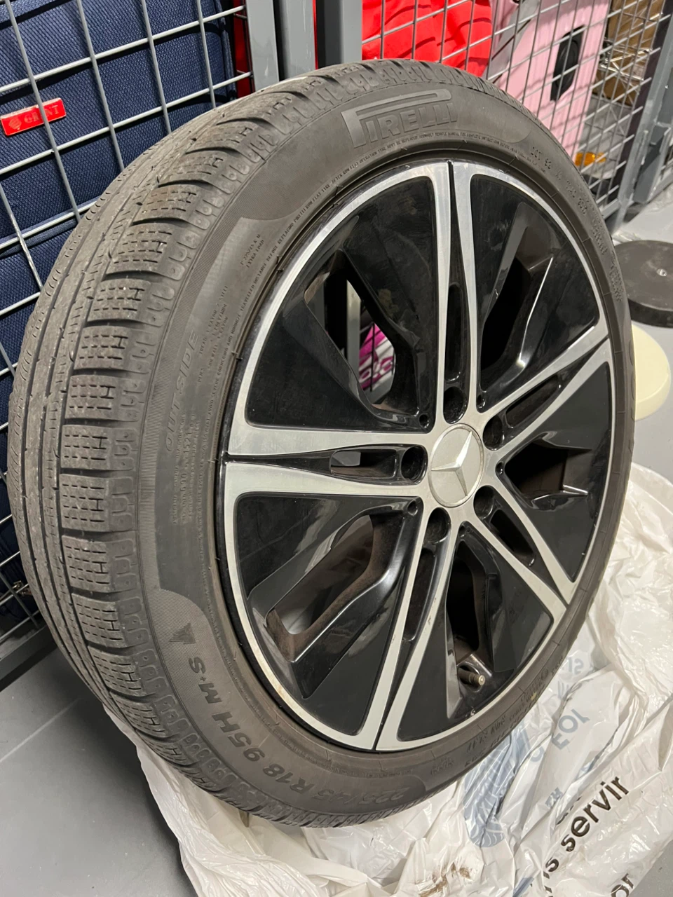 Mercedes-Benz Wheel with Pirelli Tire 225/45 R18 - photo 3