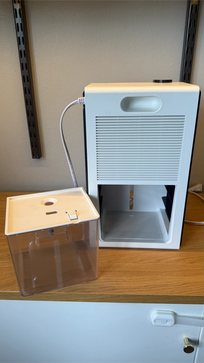 NineSky Dehumidifier – Excellent Condition – Quiet & Compact - photo 2