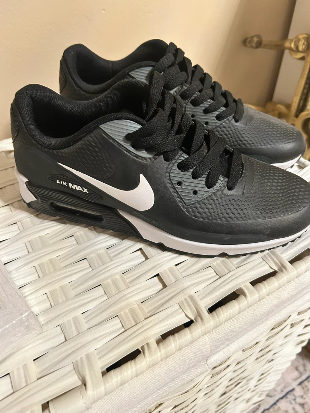 Nike Air Max 90 Black Sneakers Size 8 US