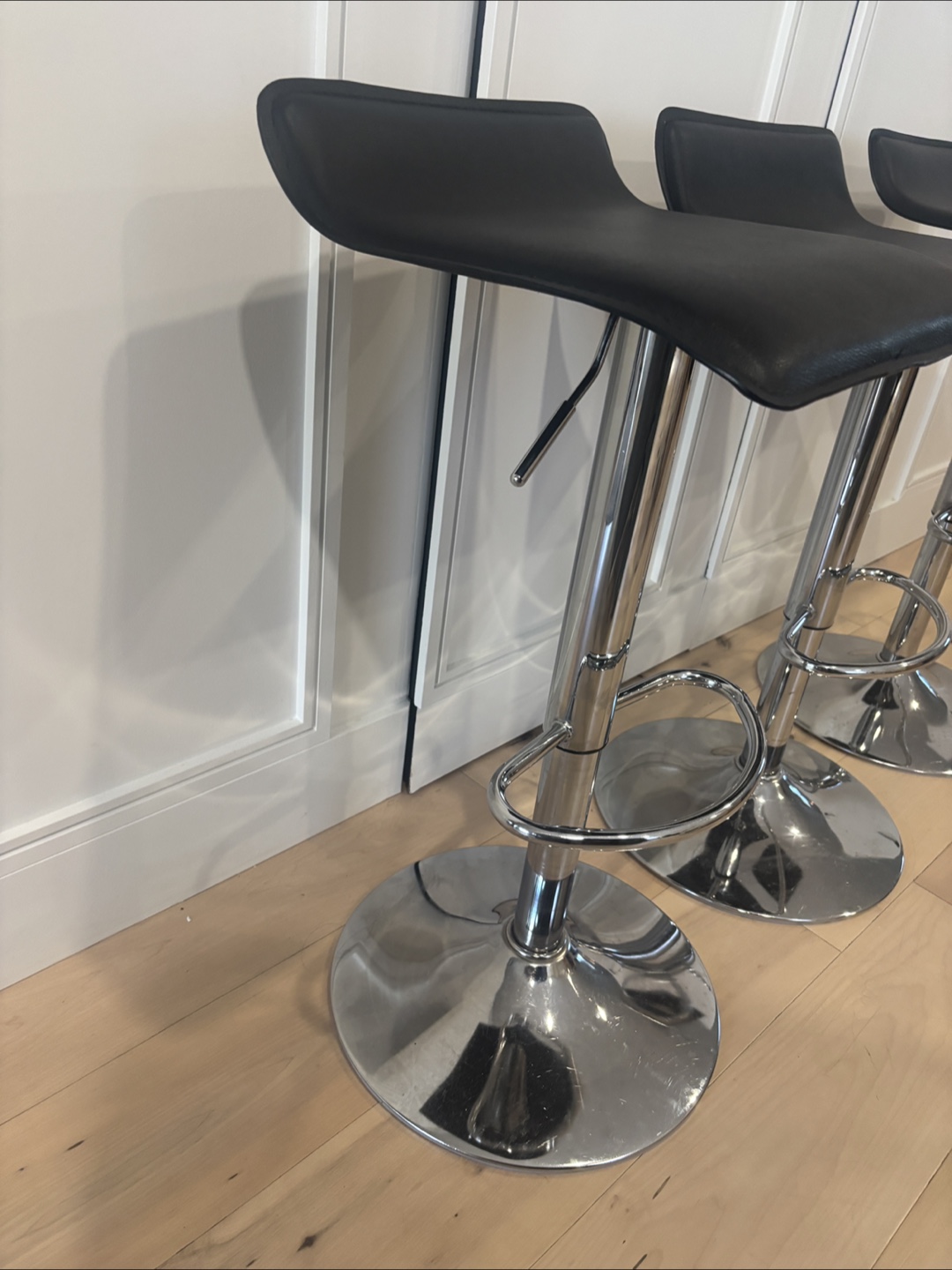 Set of 3 Black Adjustable Bar Stools - photo 2