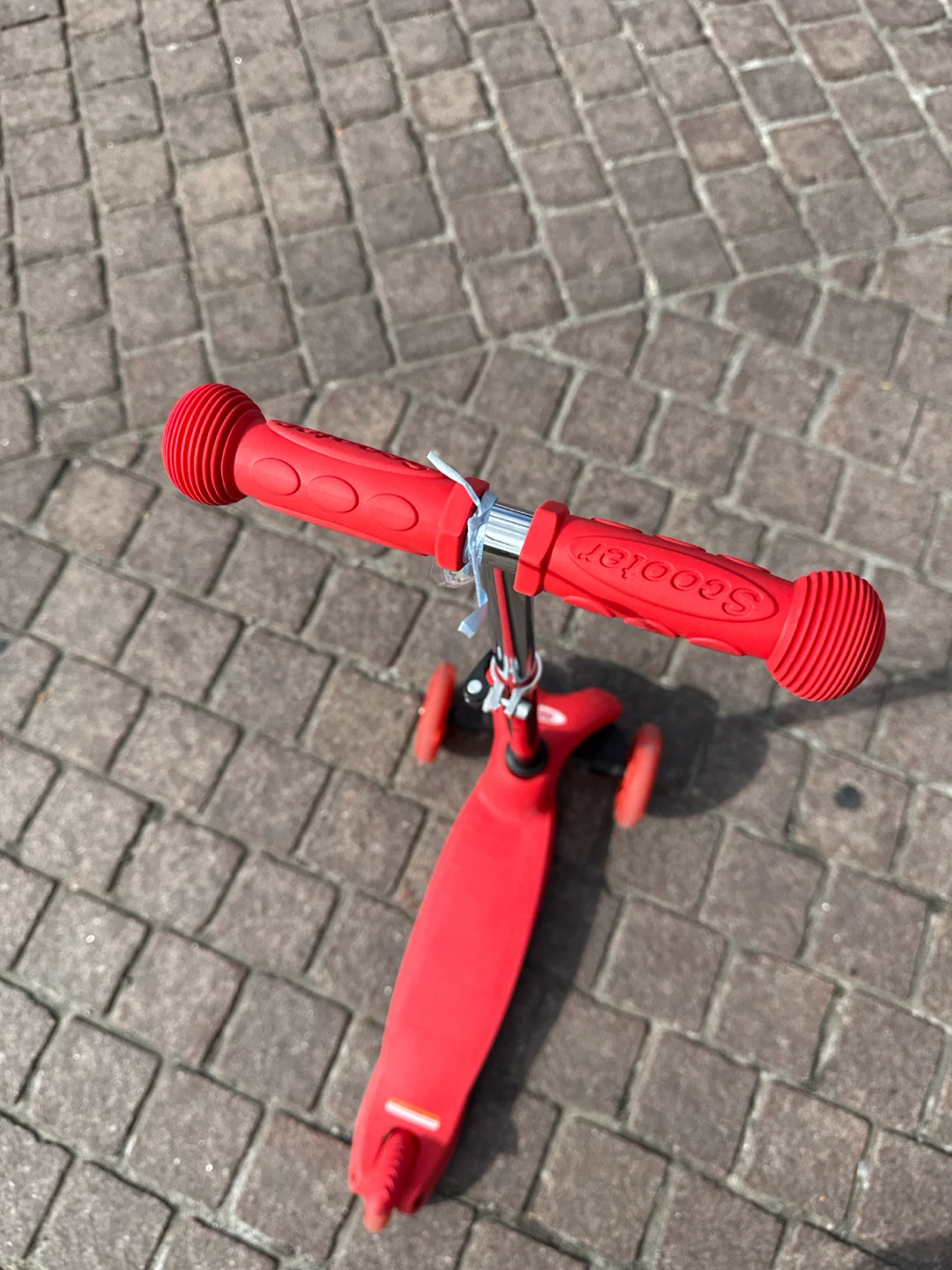 Kids Three-Wheeled Red Scooter - photo 2