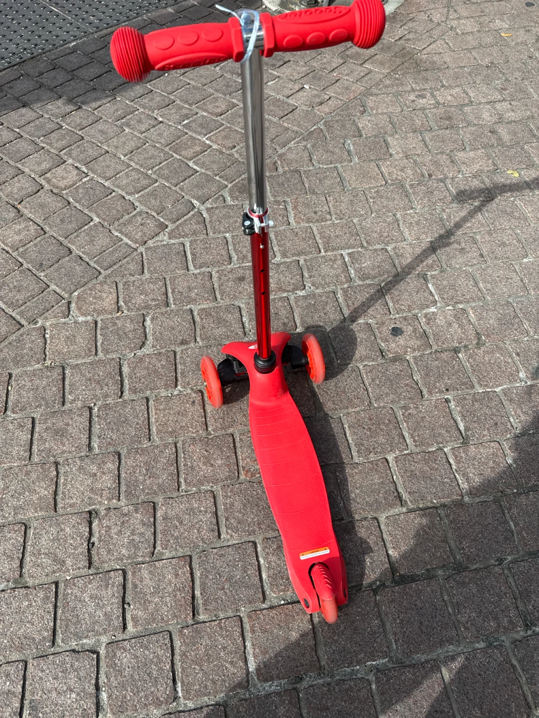 Kids Three-Wheeled Red Scooter - photo 3