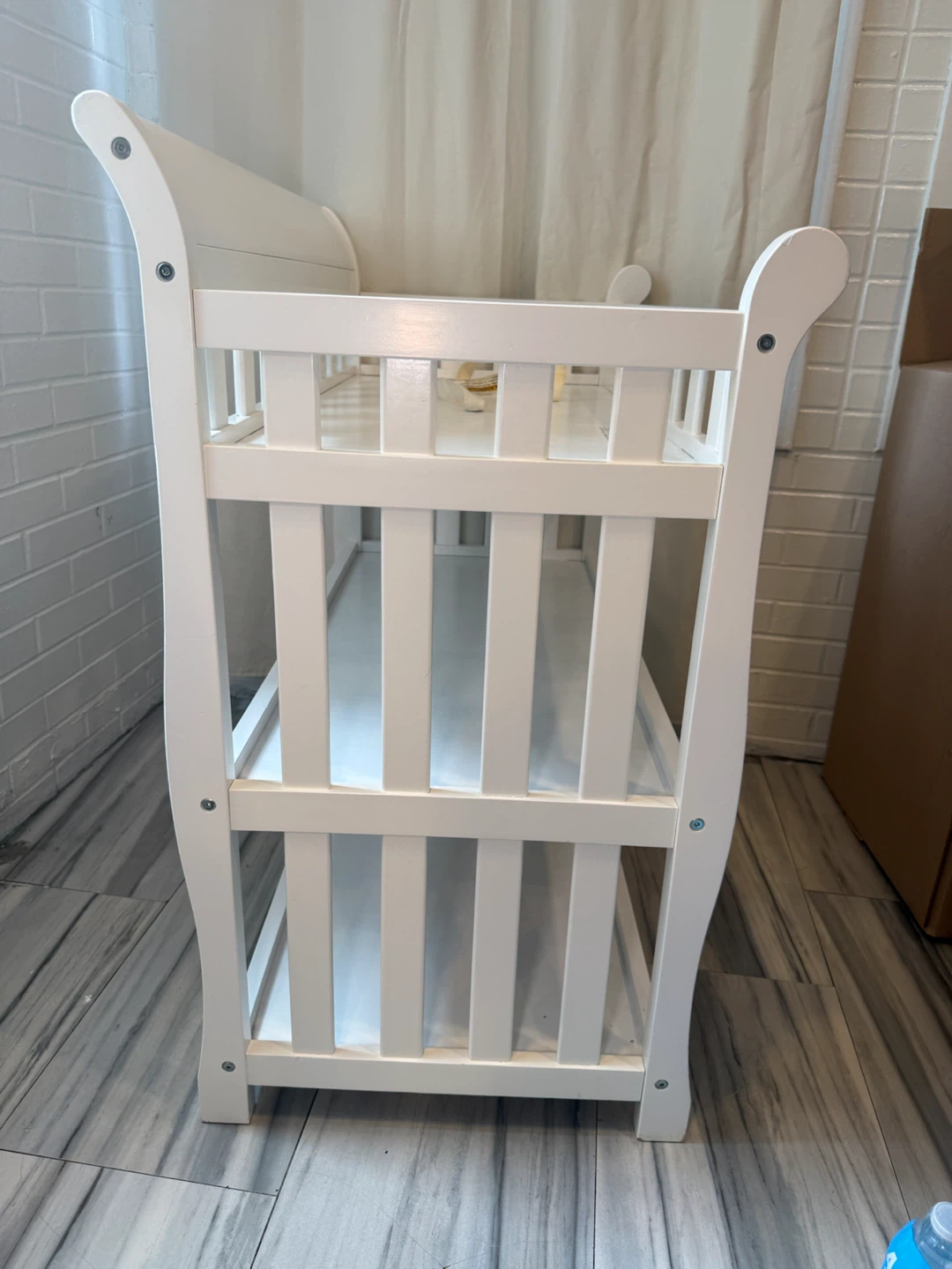 White Wooden Changing Table - photo 5