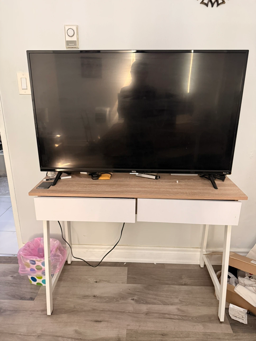 TCL Roku Smart TV 42 inches - photo 2