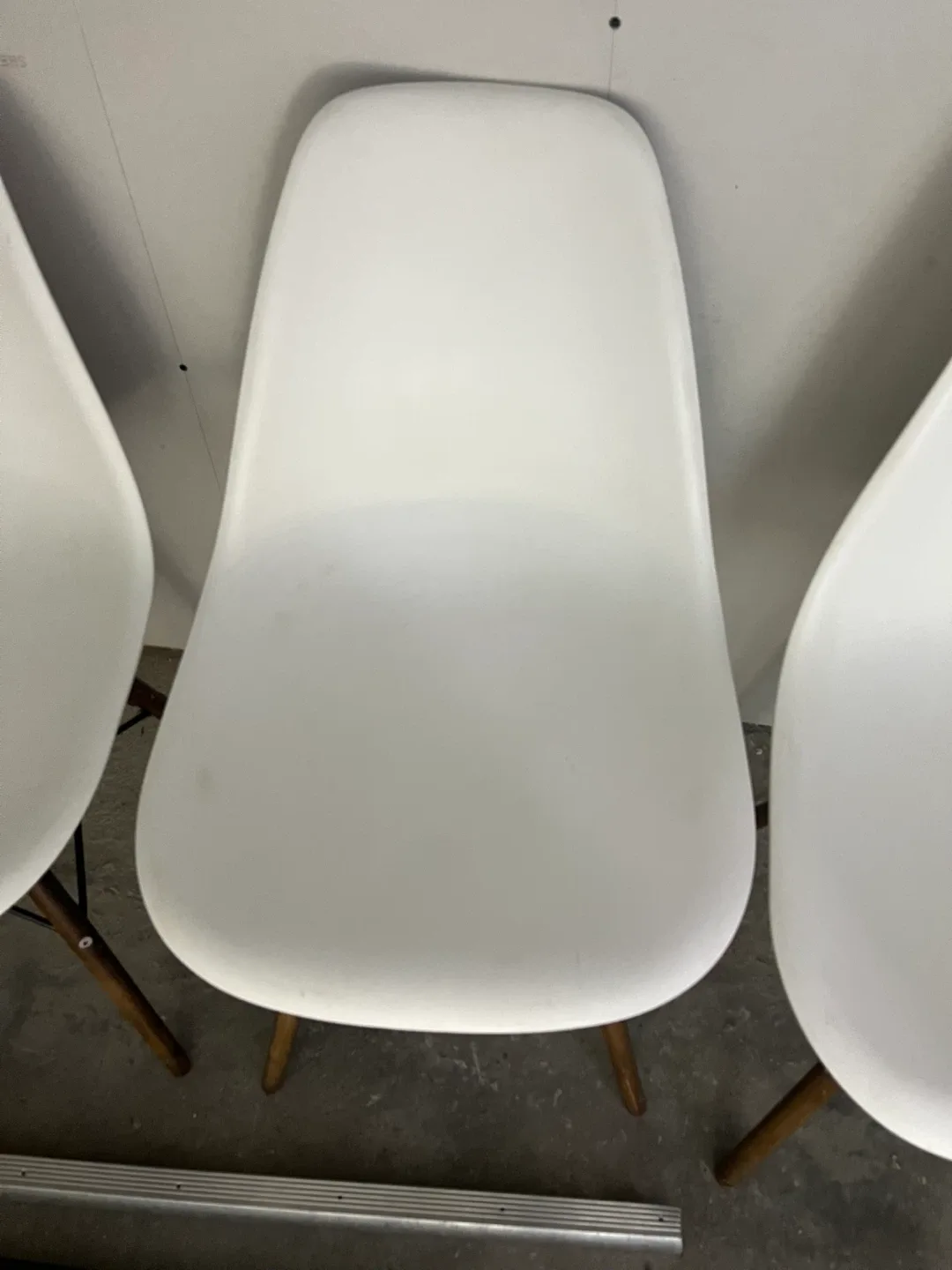 Set of 4 white Eames style dining chairs - photo 3