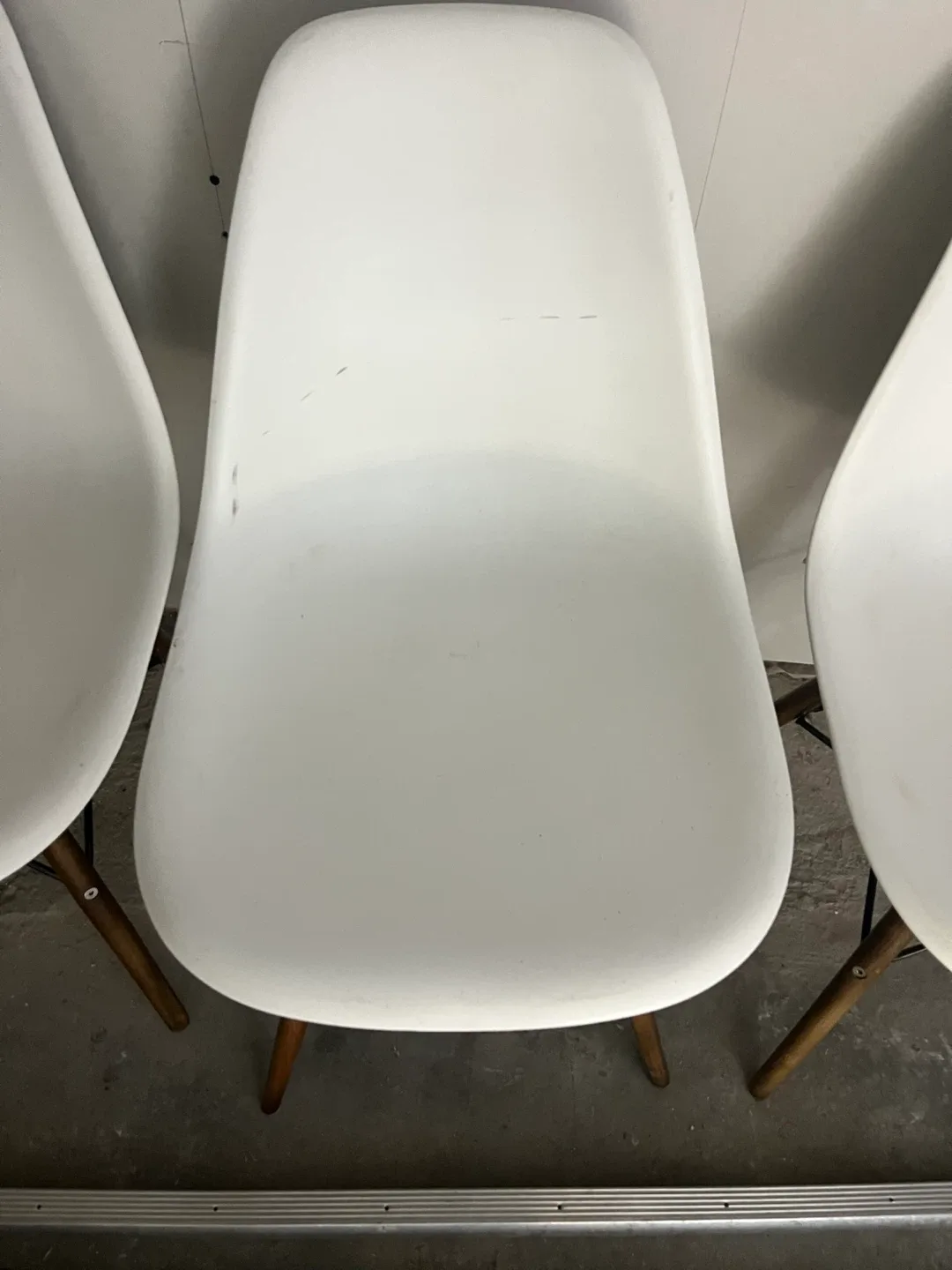 Set of 4 white Eames style dining chairs - photo 4