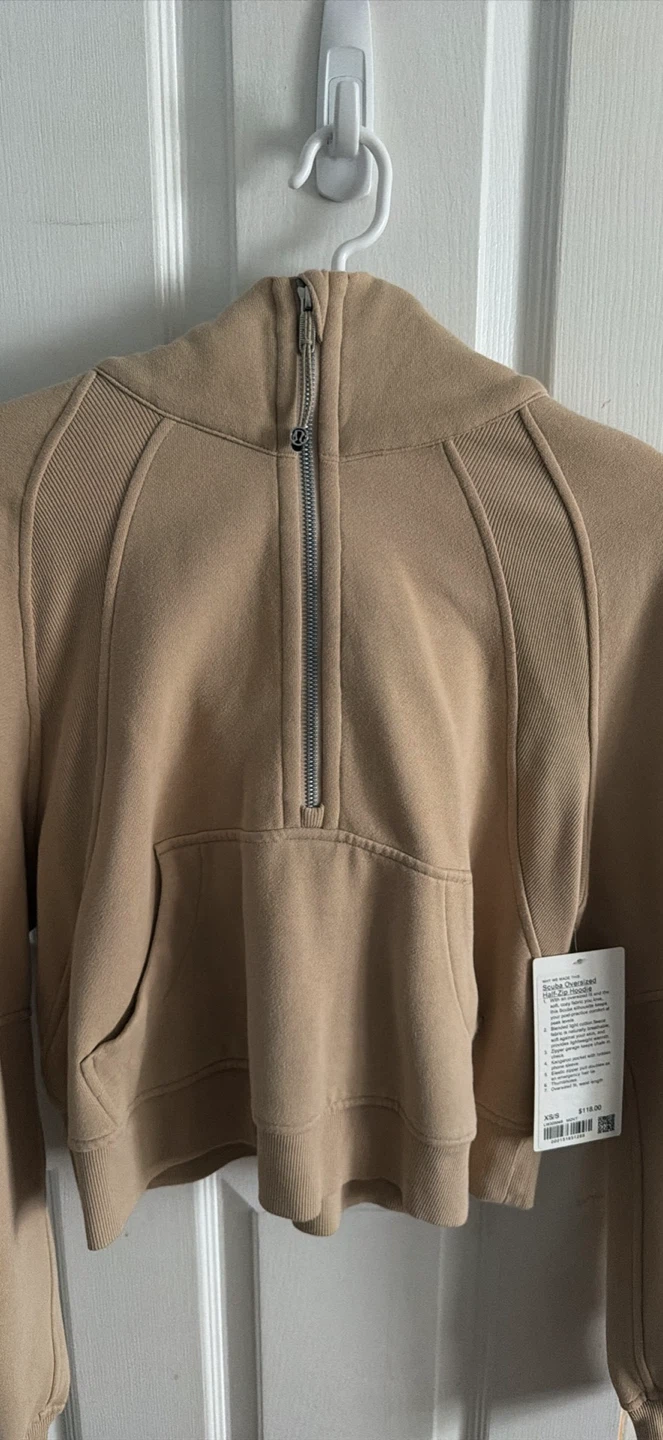 Lululemon scuba size Xs/s Mojave tan tags on