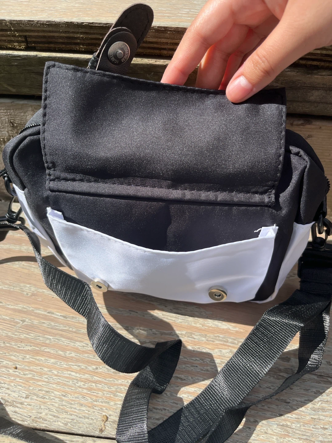 Black and white crossbody bag - photo 4