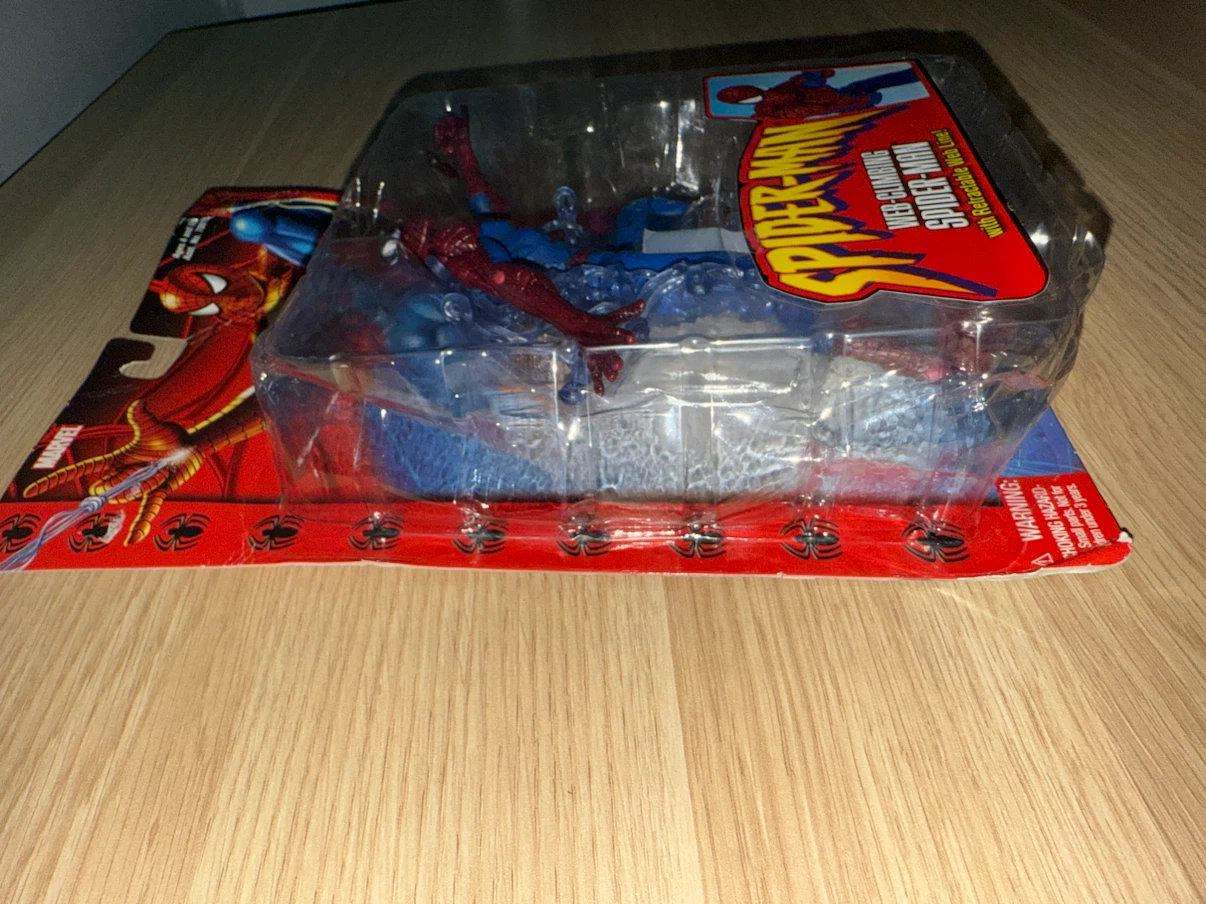 Toy Biz Web-Climbing Spider-Man Action Figure - photo 3