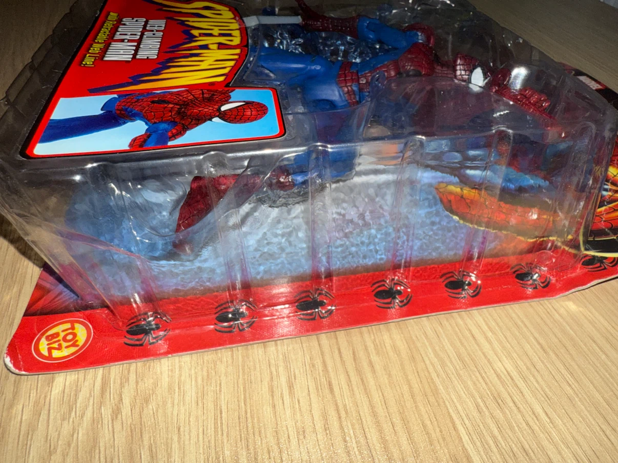 Toy Biz Web-Climbing Spider-Man Action Figure - photo 4