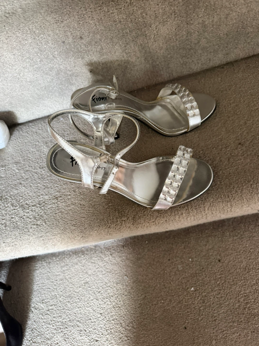 Fioni Night Silver Heels size 6 1/2 W - photo 5