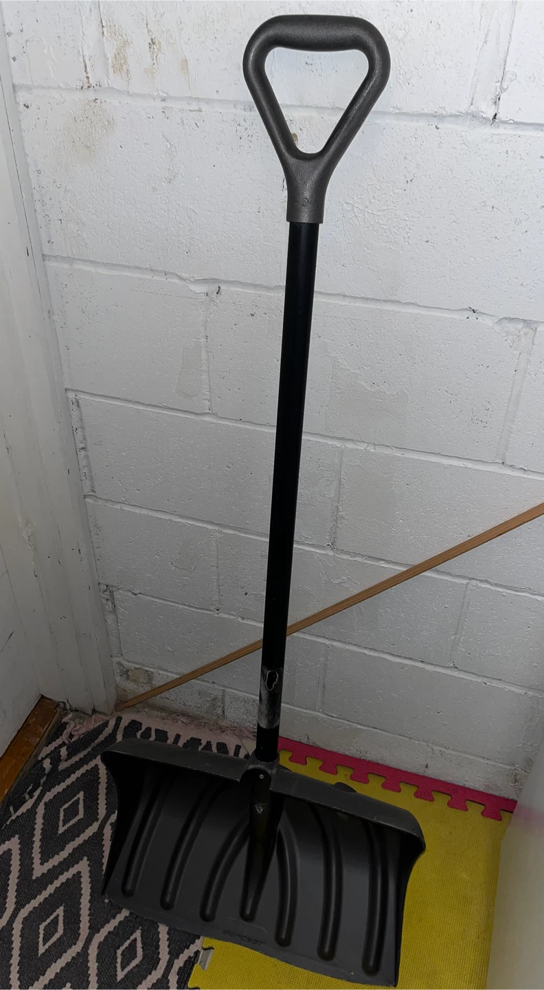 Suncast Snow Shovel - photo 3