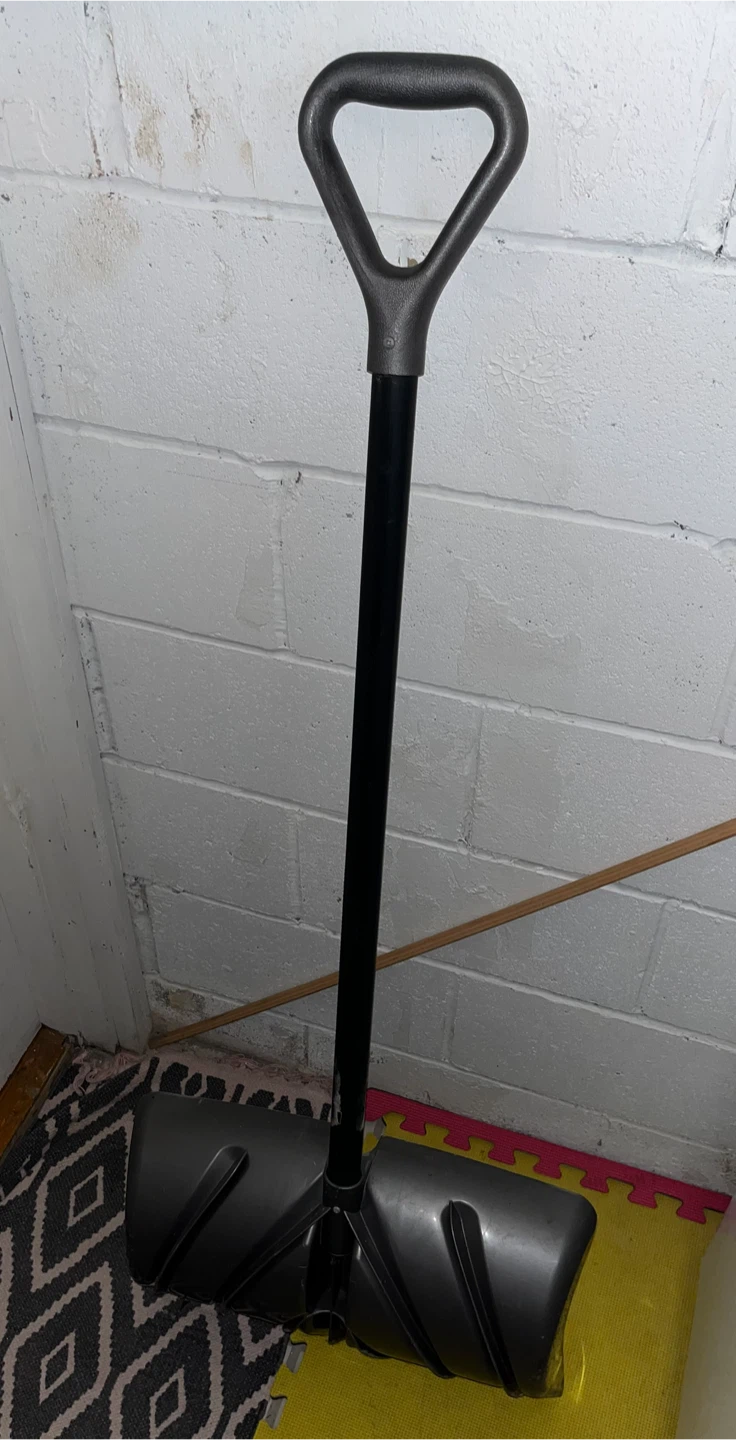 Suncast Snow Shovel - photo 4