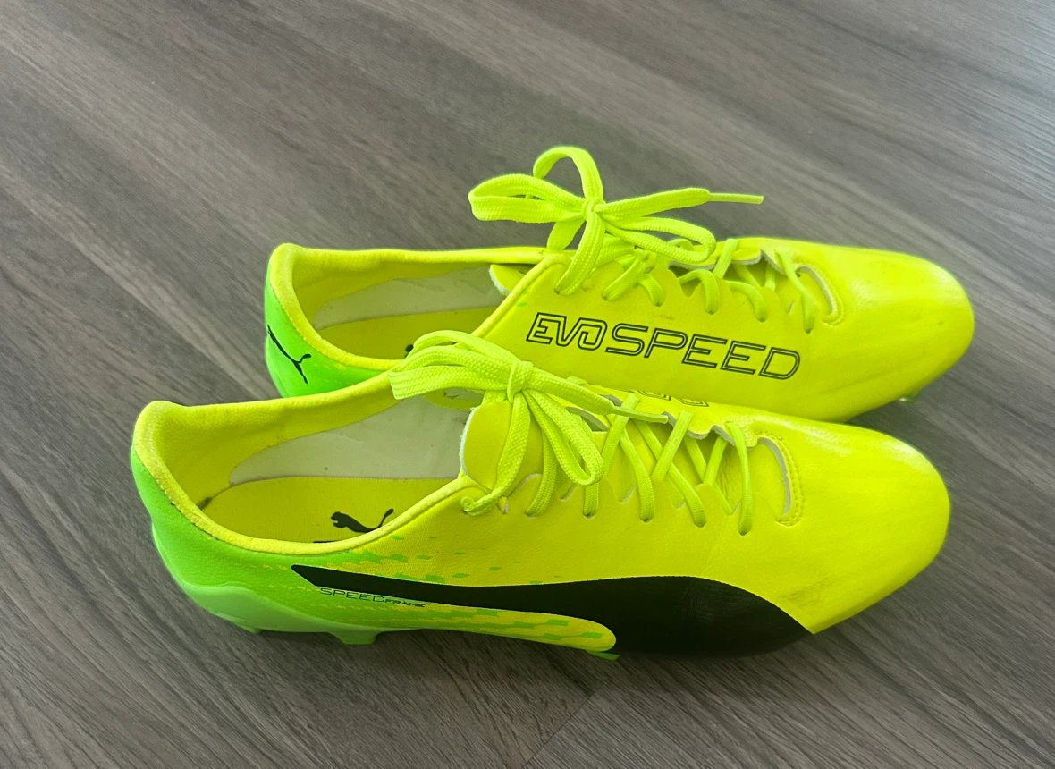 Puma evoSPEED Soccer Cleats - Neon Yellow - Size 8.5 US
