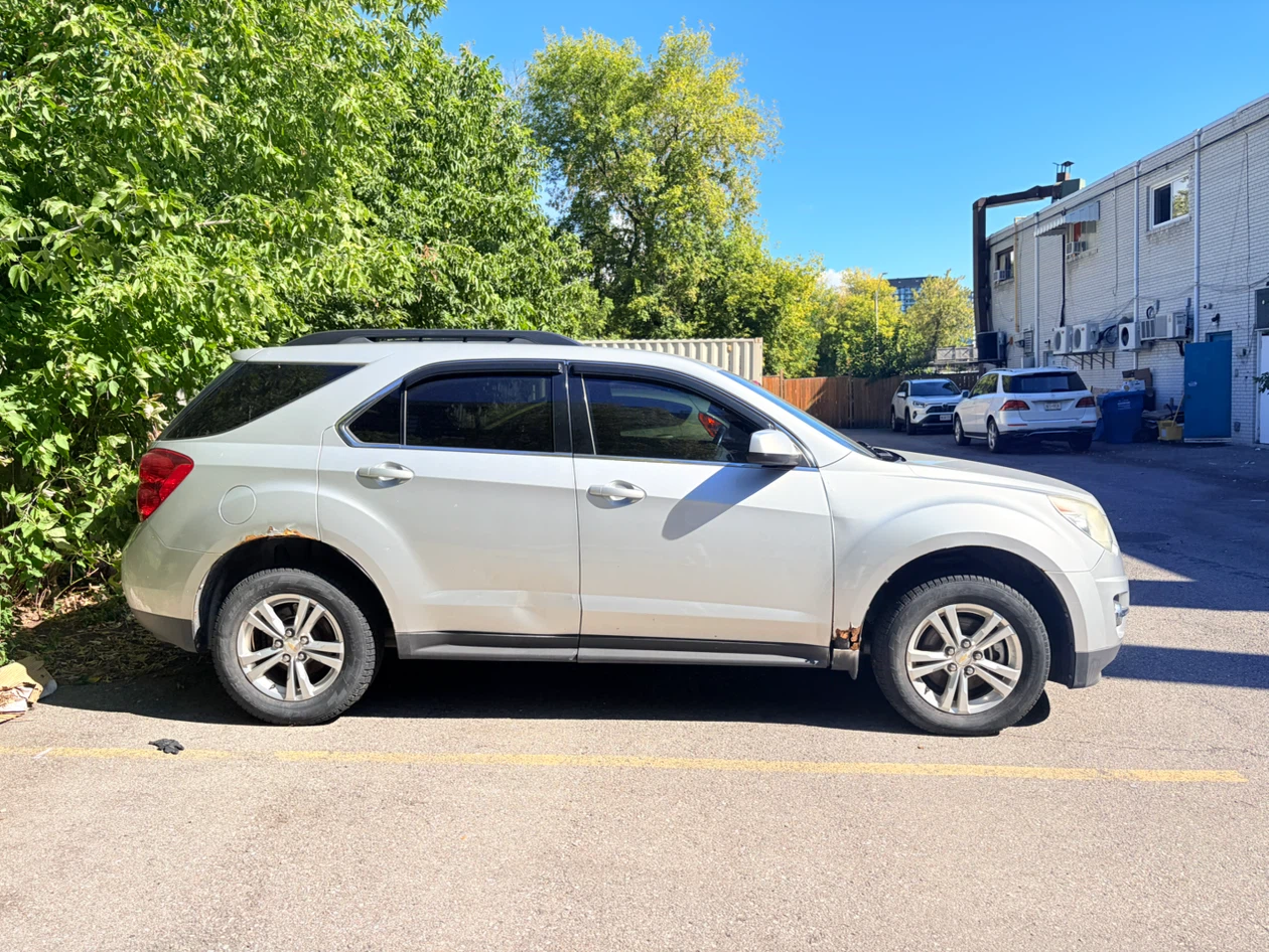 Silver Chevrolet Equinox SUV - photo 3