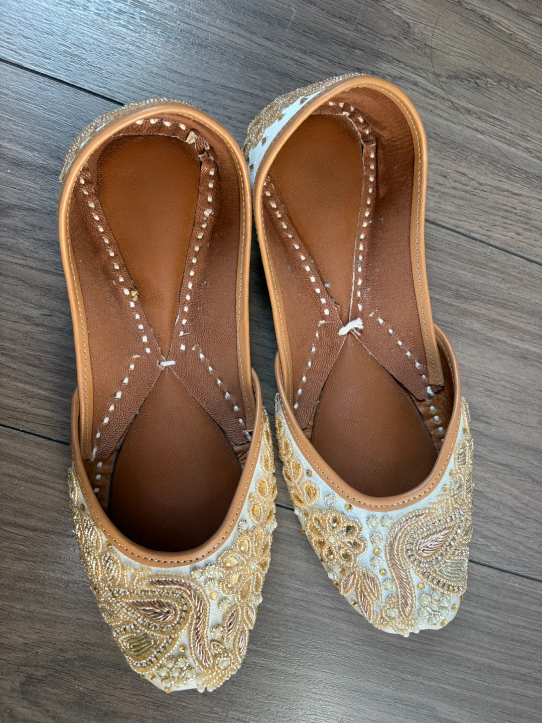 Embroidered Traditional Jutti Flats