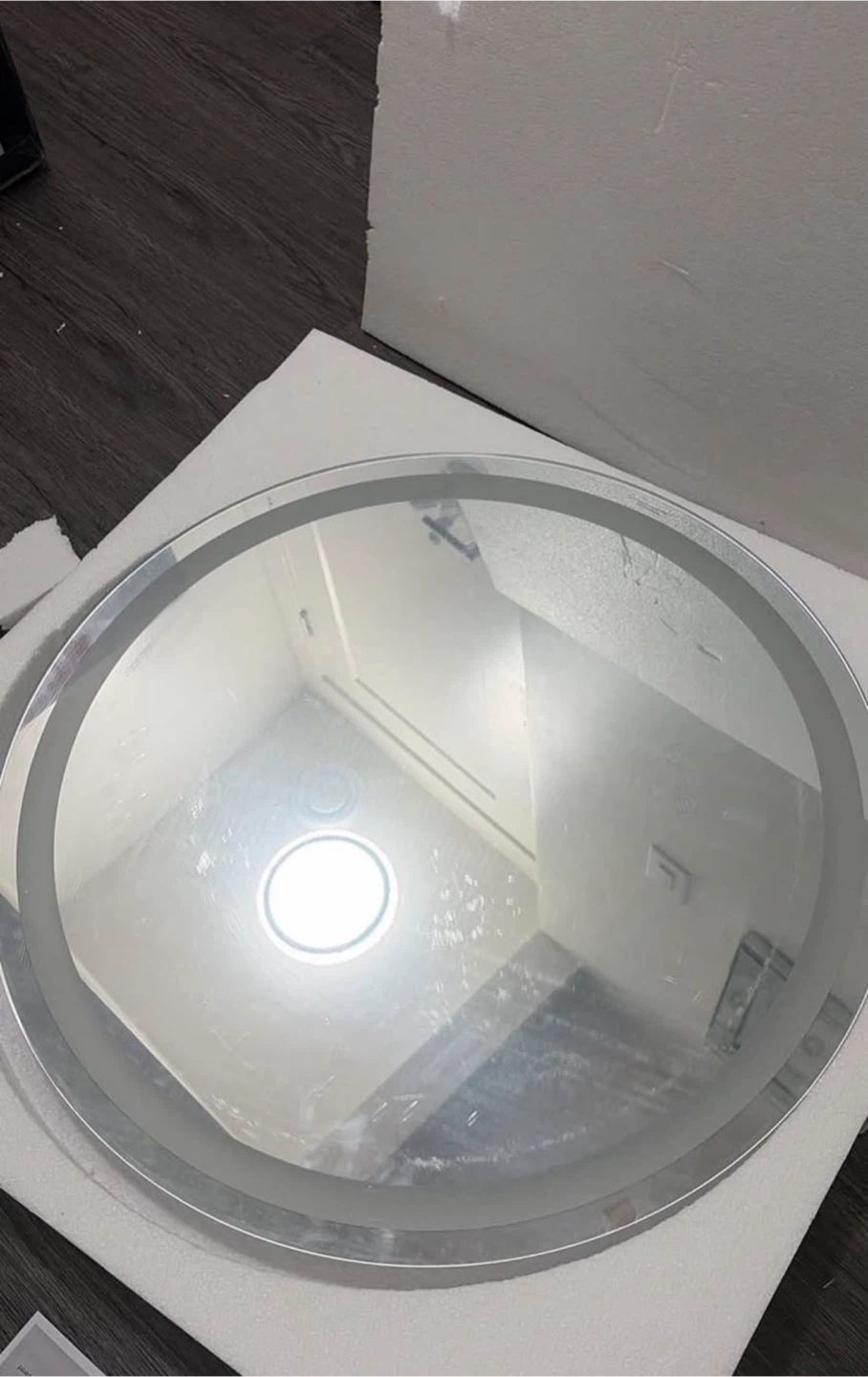 Bexenne Round LED Bathroom Mirror - photo 4