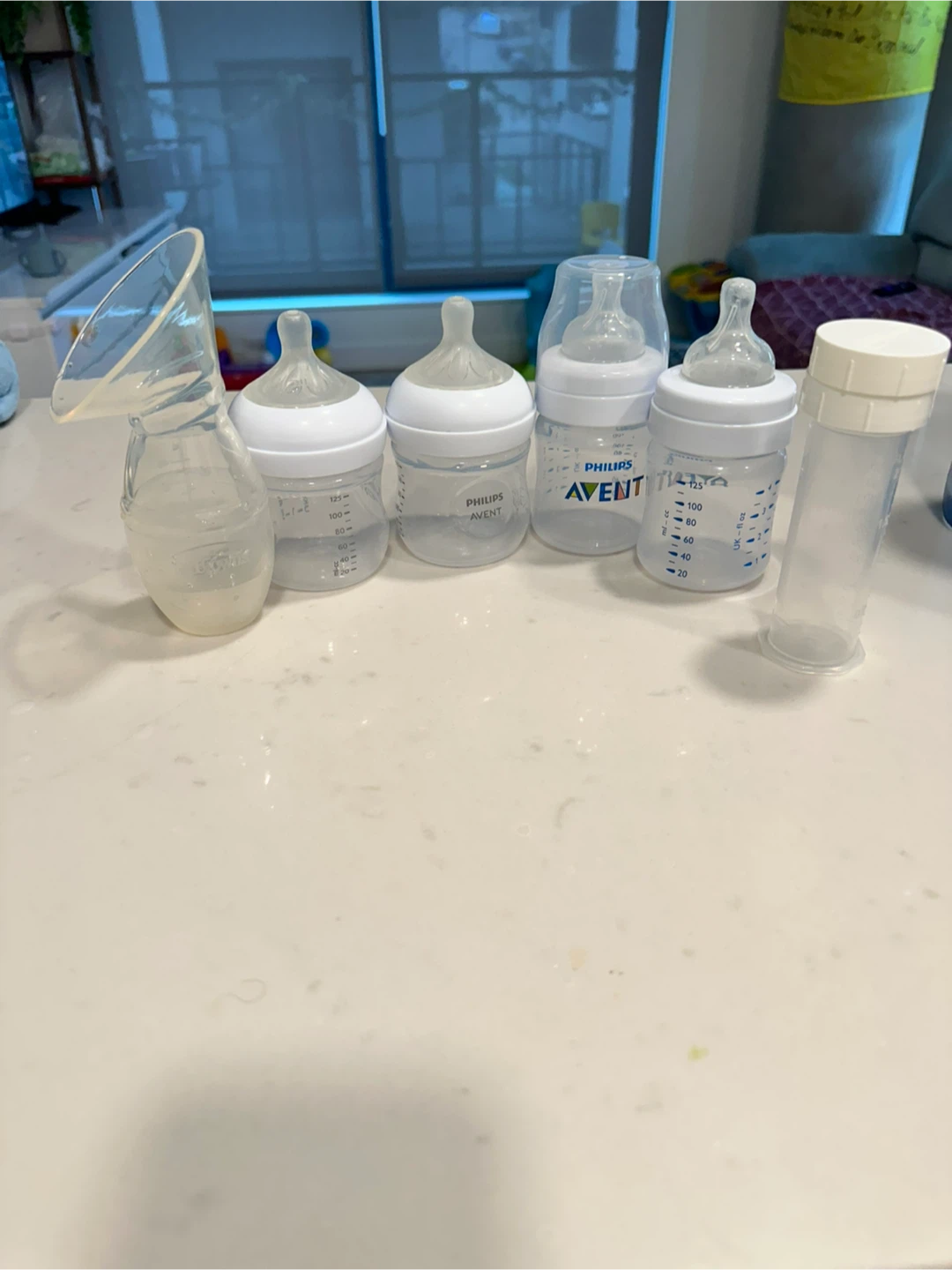 Philips Avent Baby Bottles and Manual Pump Set