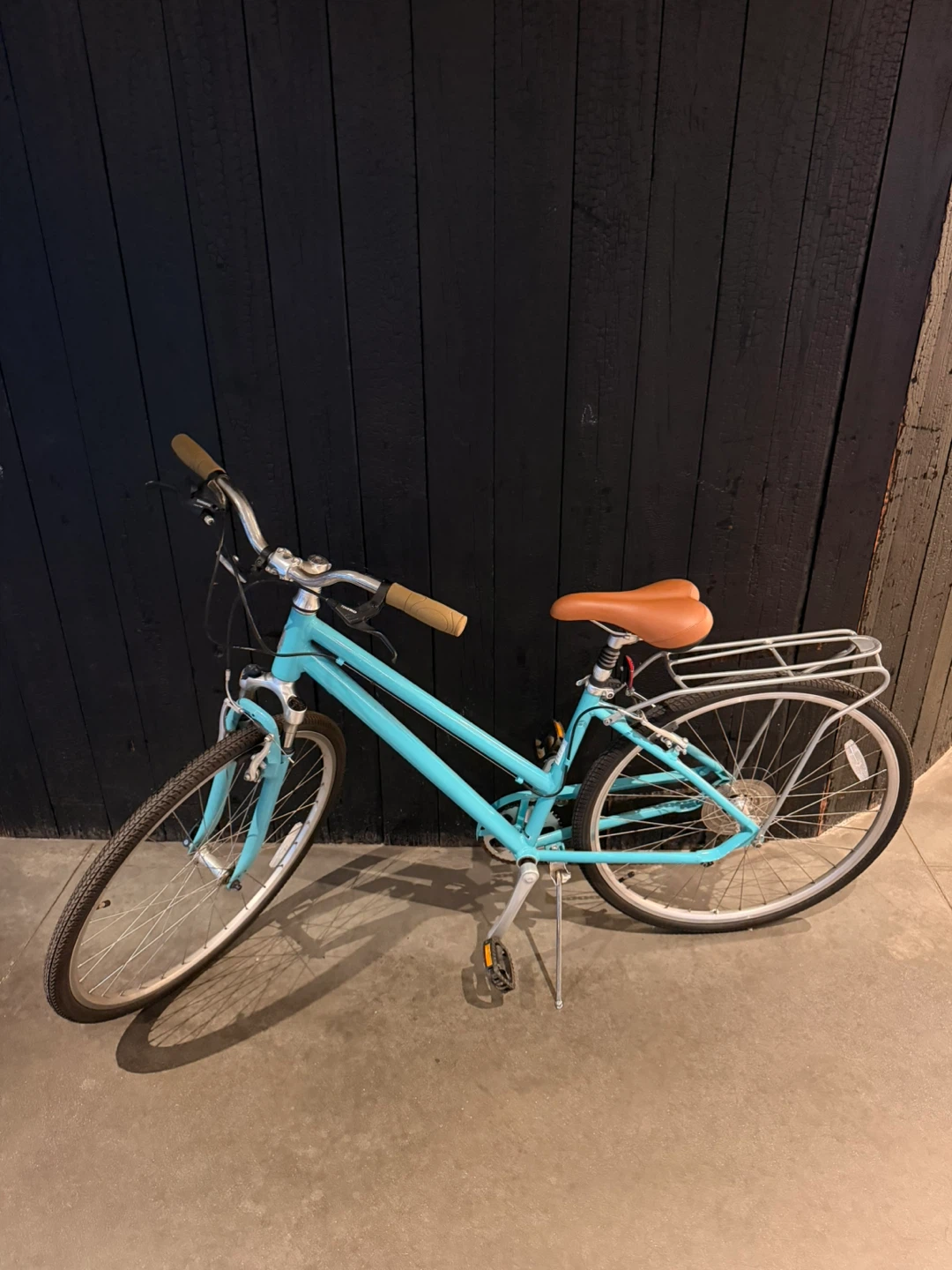 7-Speed Hybrid Bicycle in Light Blue