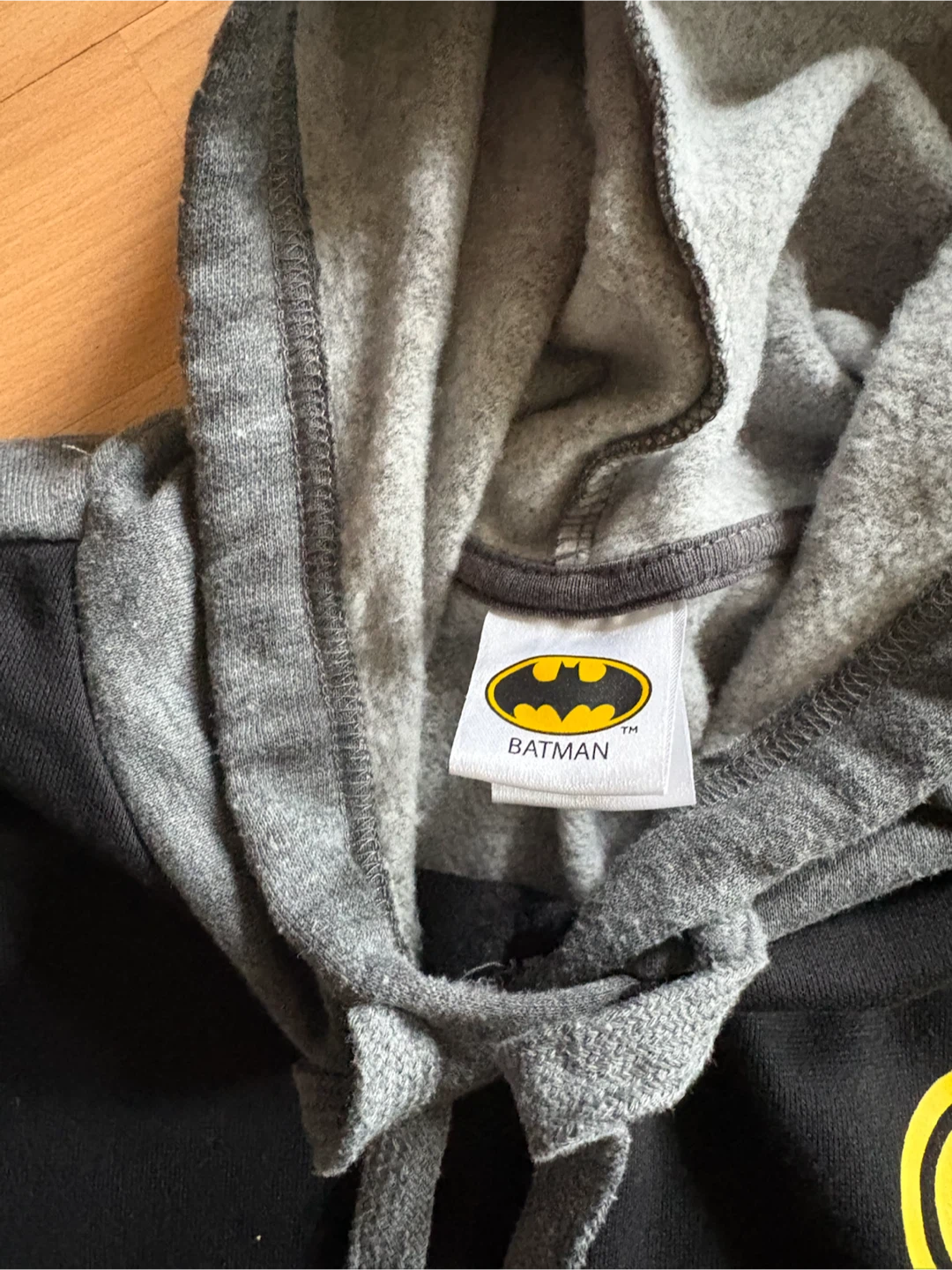 Men’s Batman Hoodie Size Small  $5 firm - photo 2