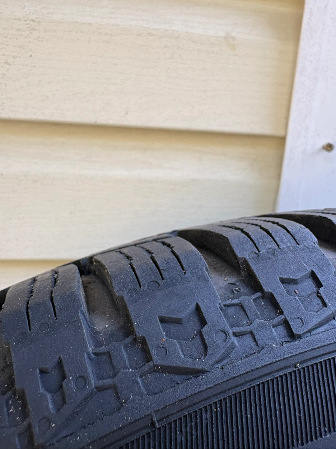 Continental IceContact XTRM Tires 235/65 R17 - photo 4