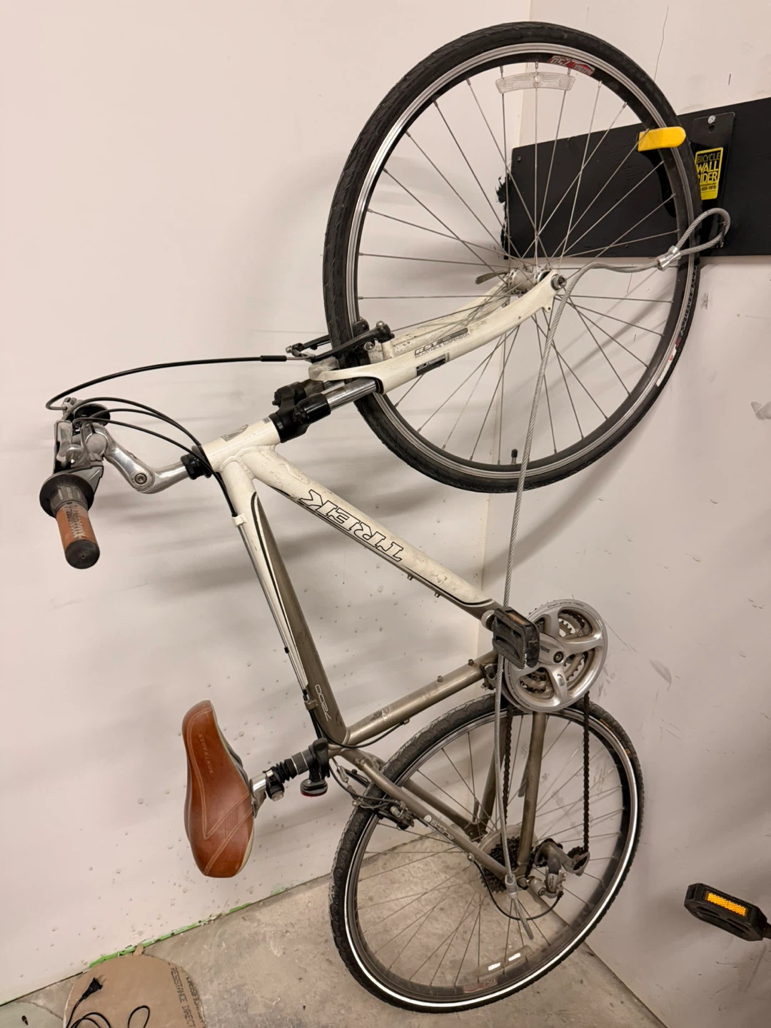 Trek 7200 Hybrid Bike - photo 2