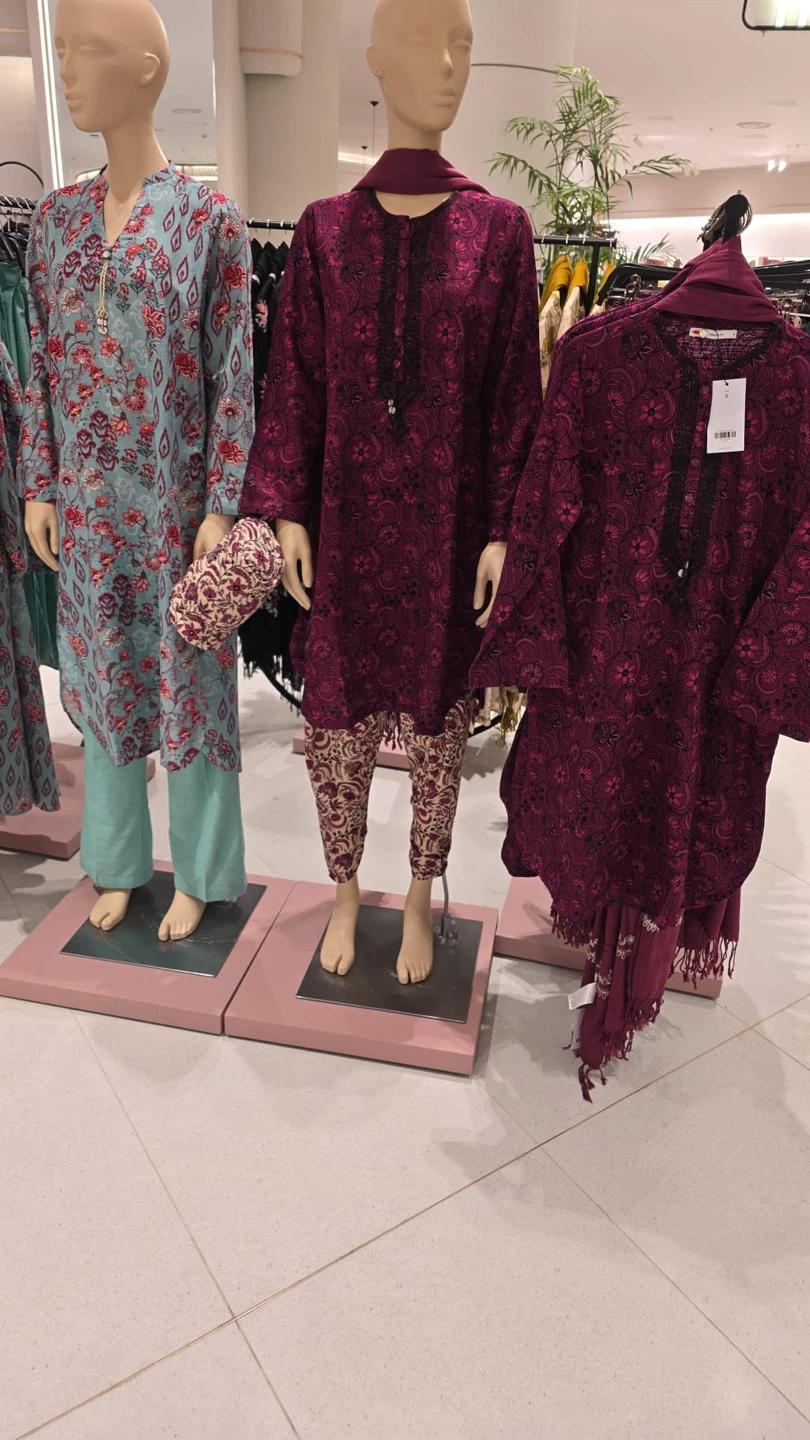 Khaadi Ladies Embroidered Kurta Set