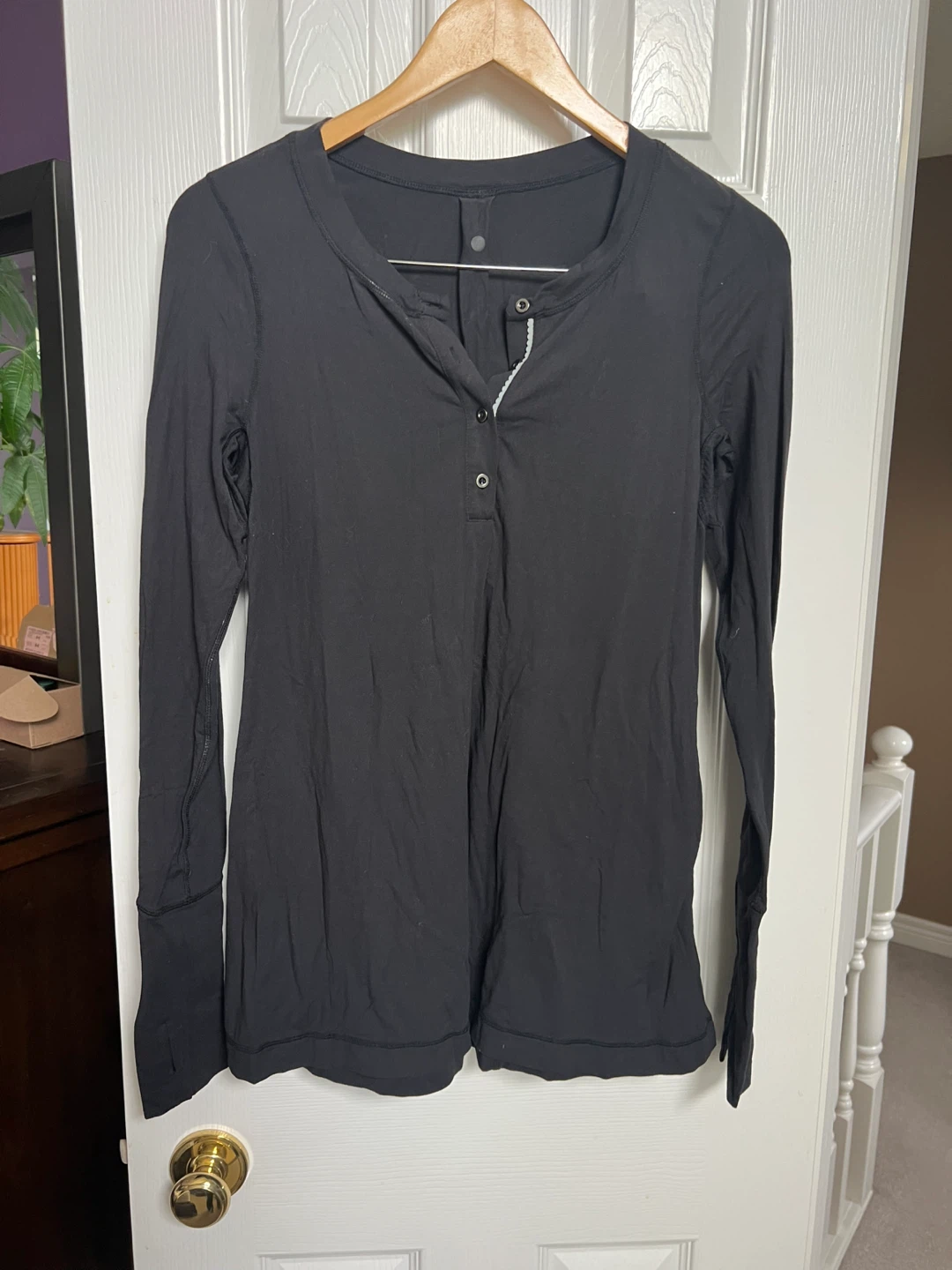 Lululemon Black Long-Sleeve Shirt size 6