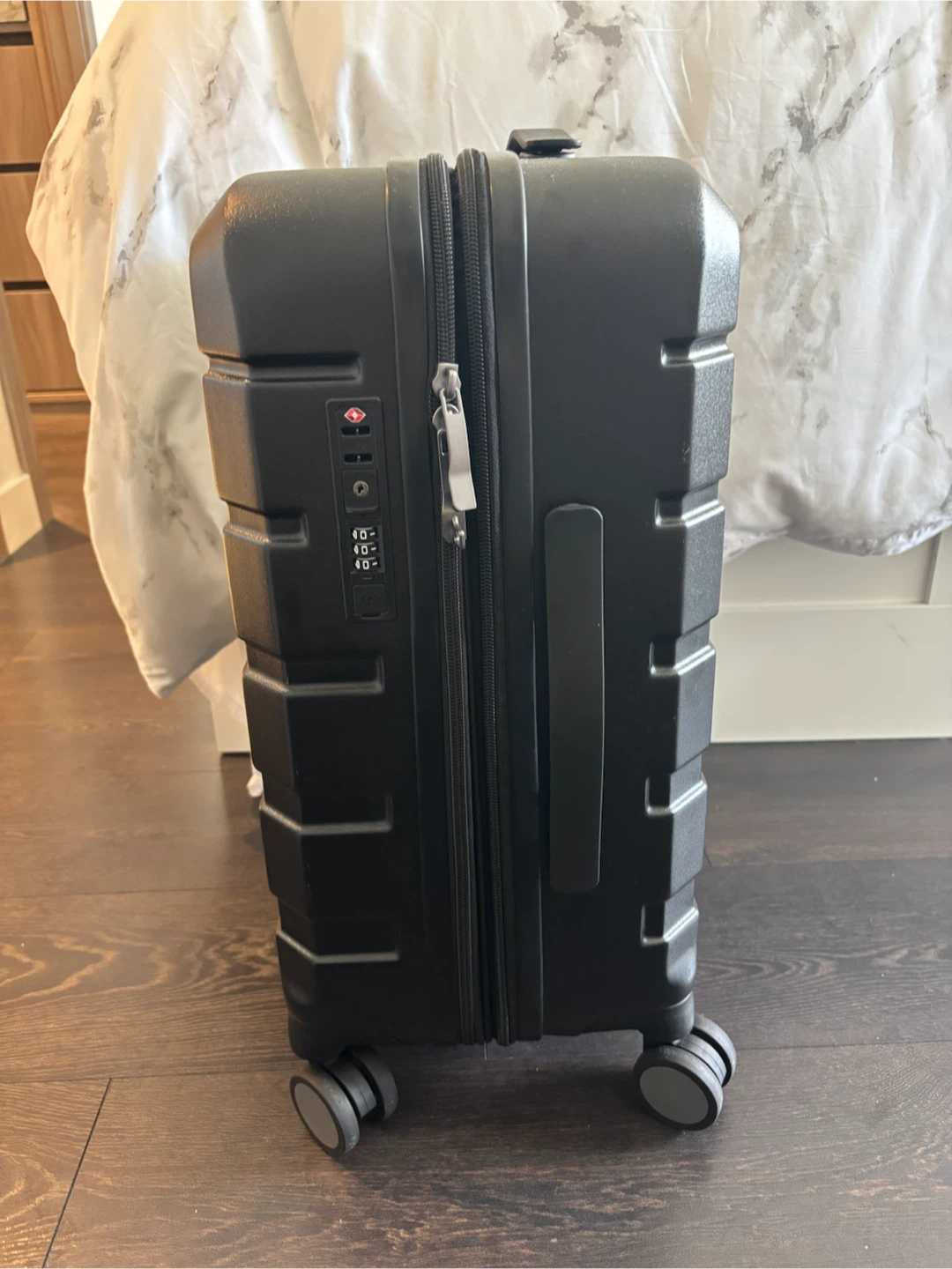 Kroser Black Hard-Shell Carry-On Luggage - photo 3