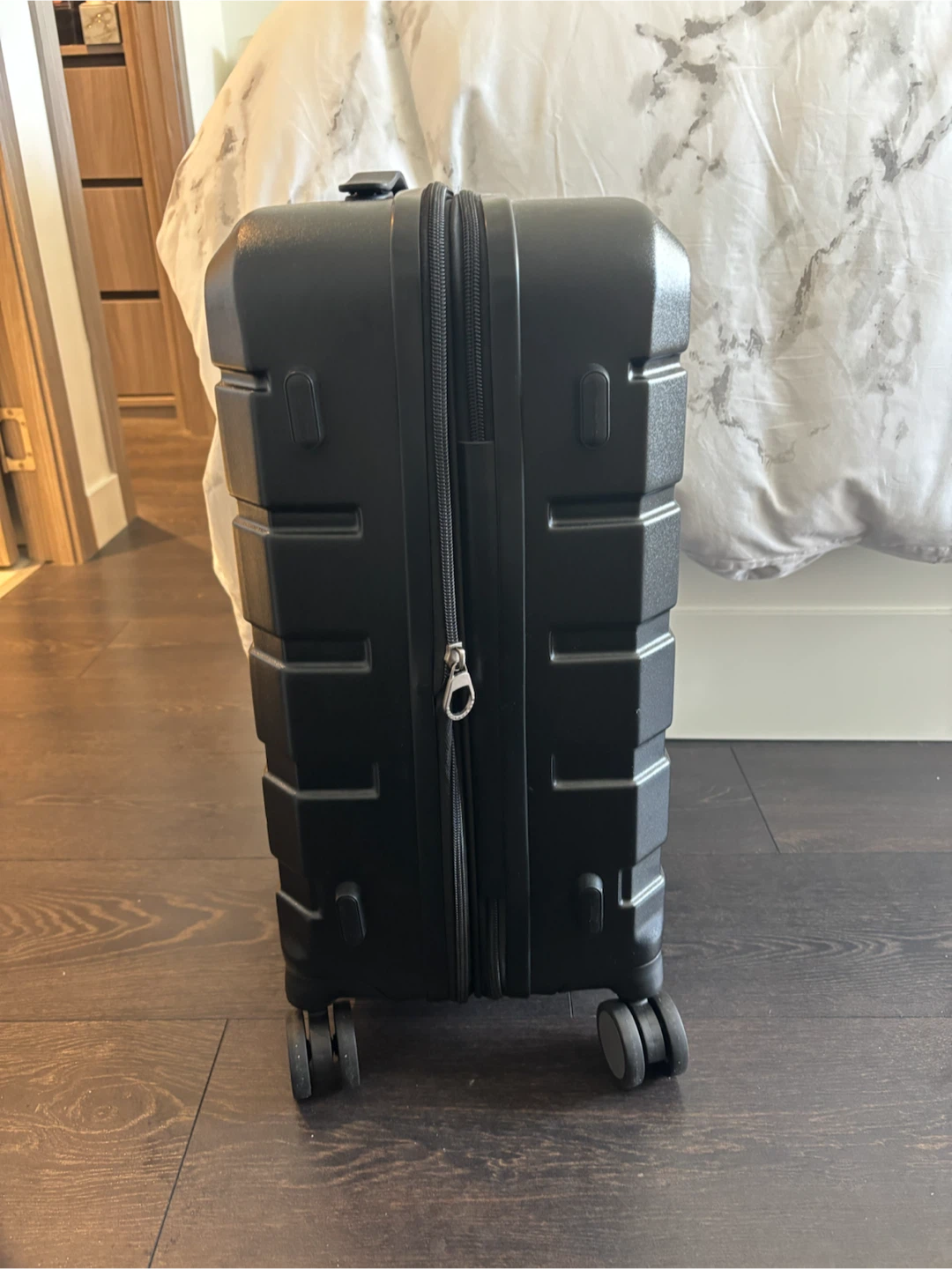 Kroser Black Hard-Shell Carry-On Luggage - photo 4