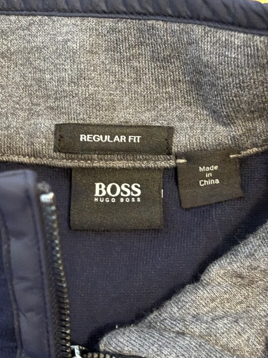 Hugo Boss zip sweater size xl - photo 2
