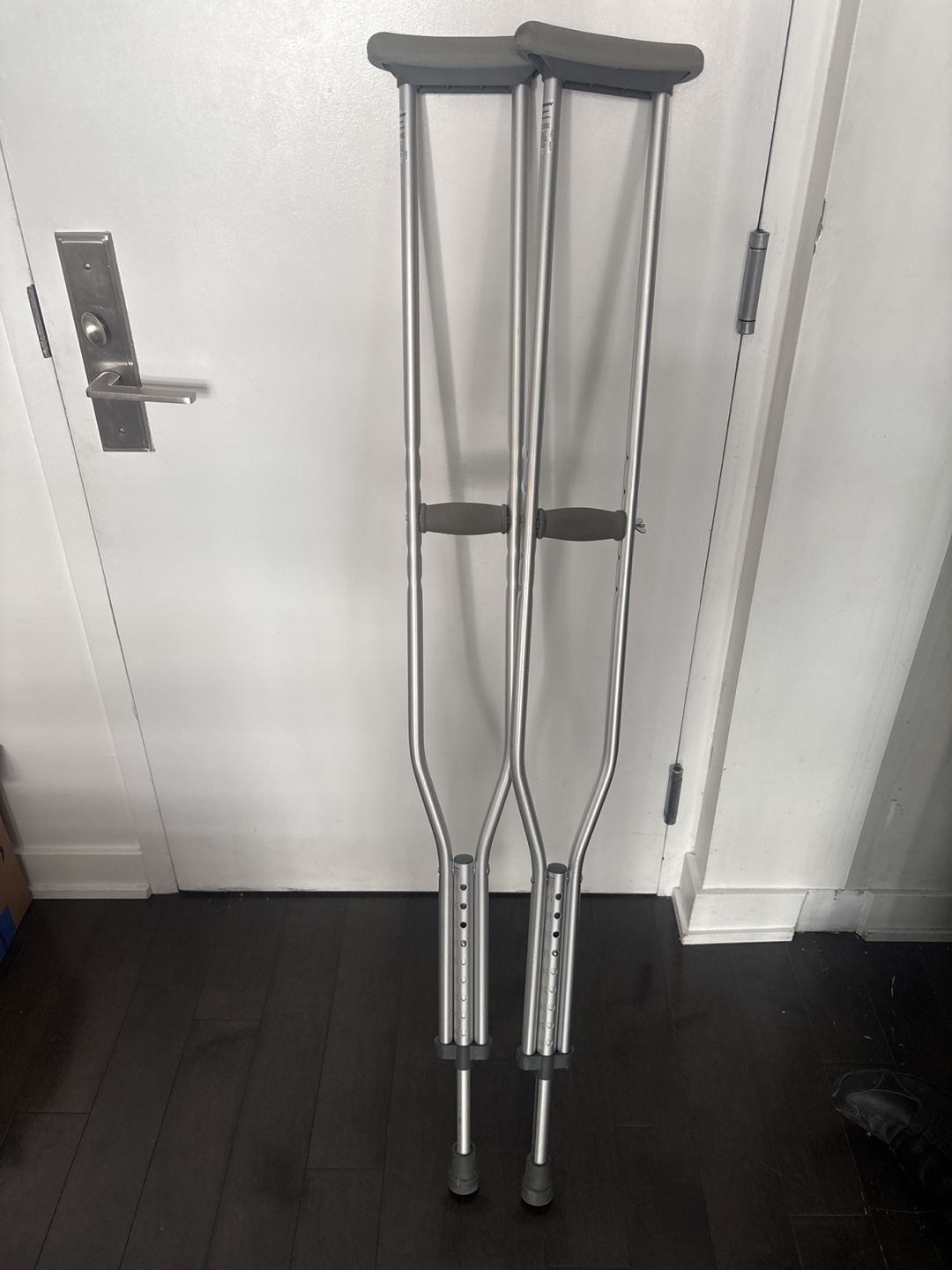 Adult Underarm Crutches