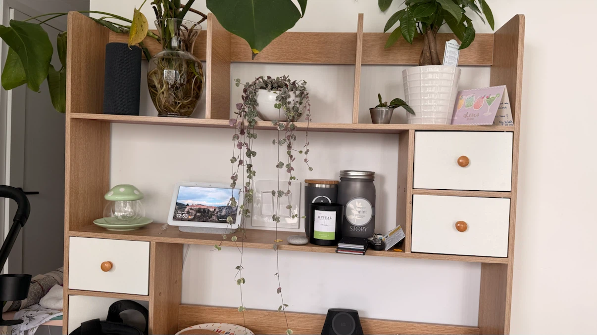 Desktop shelf
