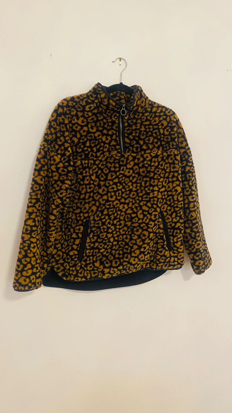 Leopard print fleece size m