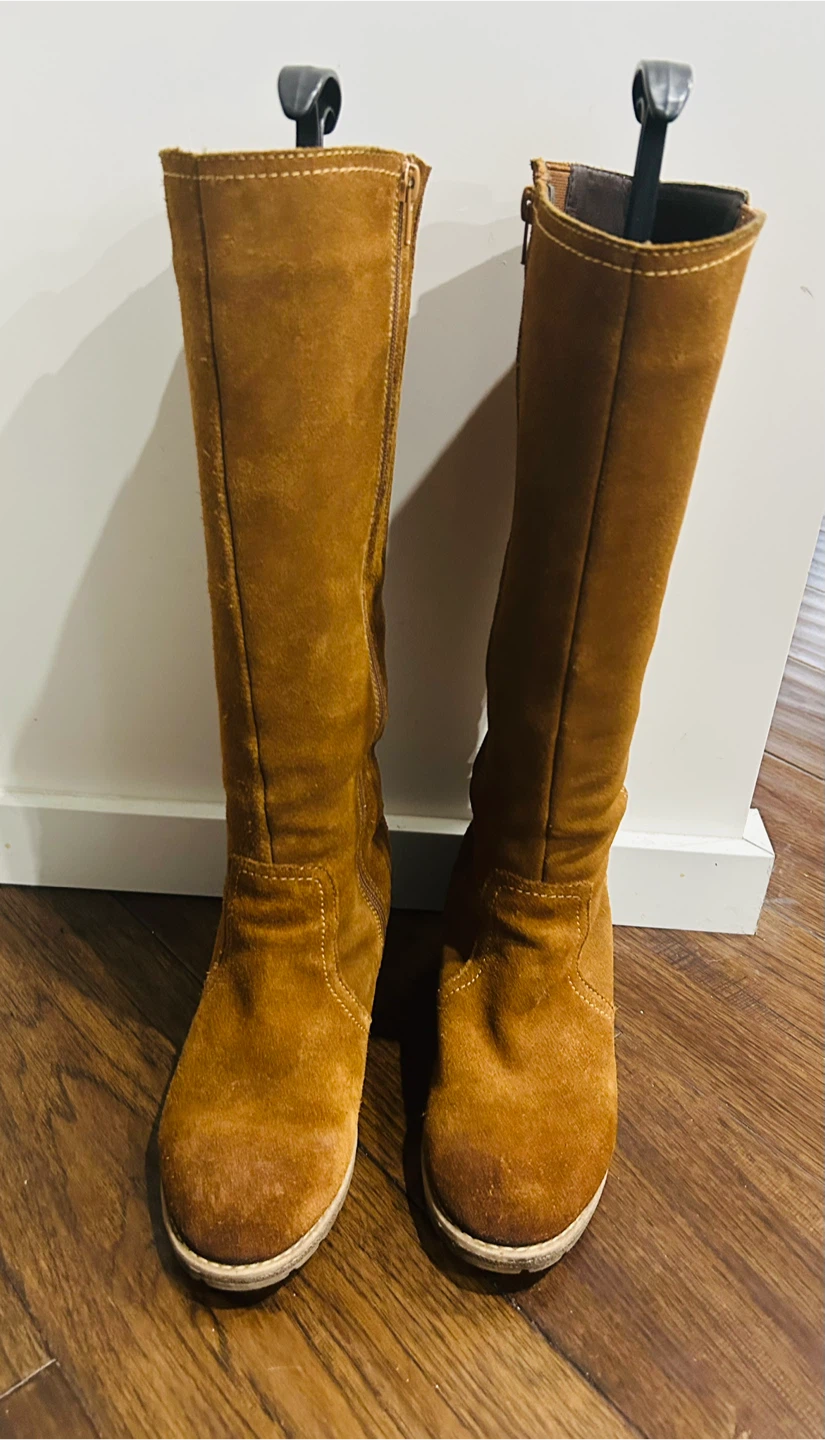 Reitmans Knee-High Suede Boots – Camel/Cognac