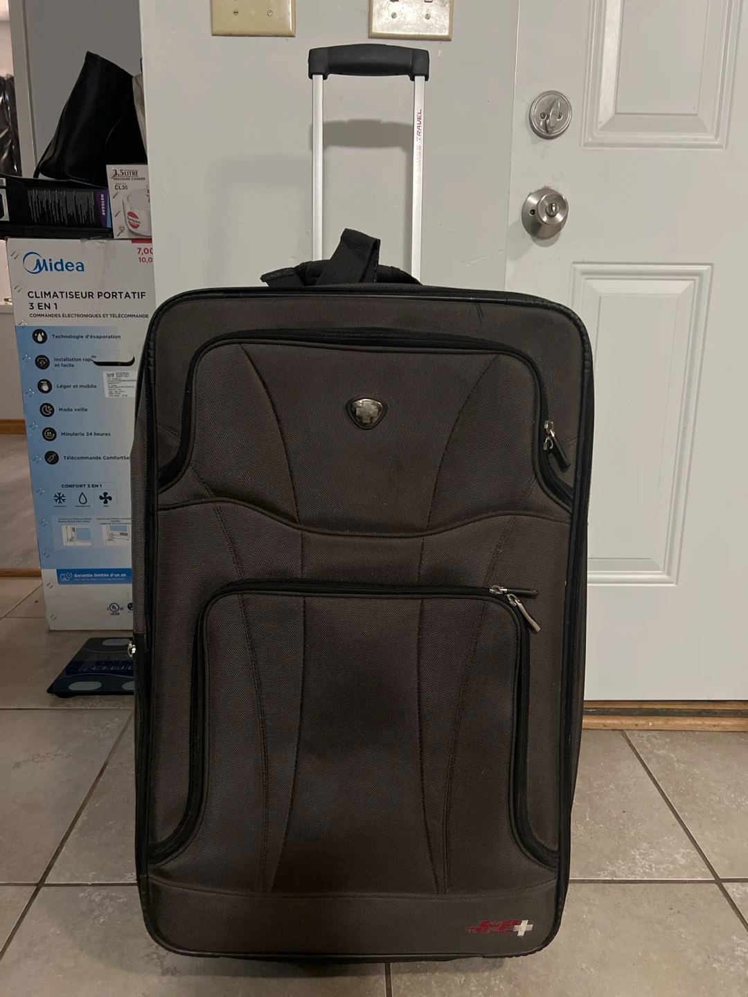 Swiss Travel Luggage - photo 2