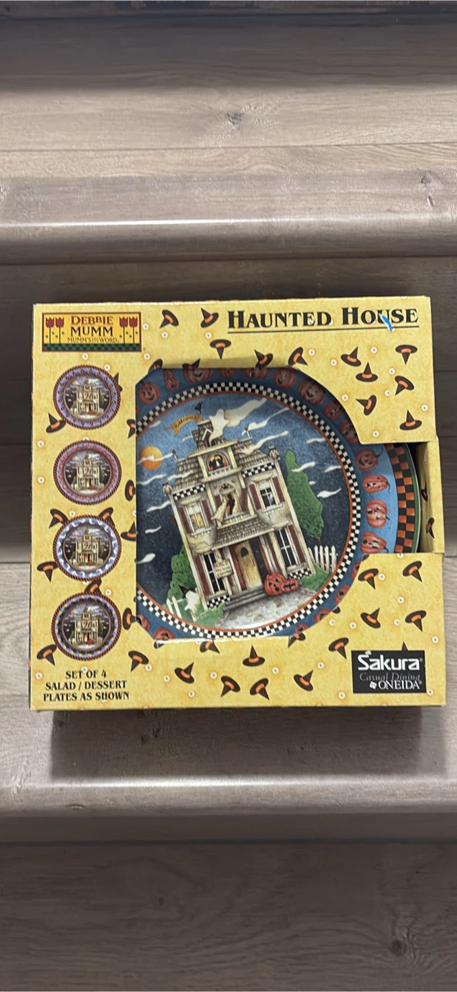 Debbie Mumm Haunted House Salad Dessert Plates - Set of 4