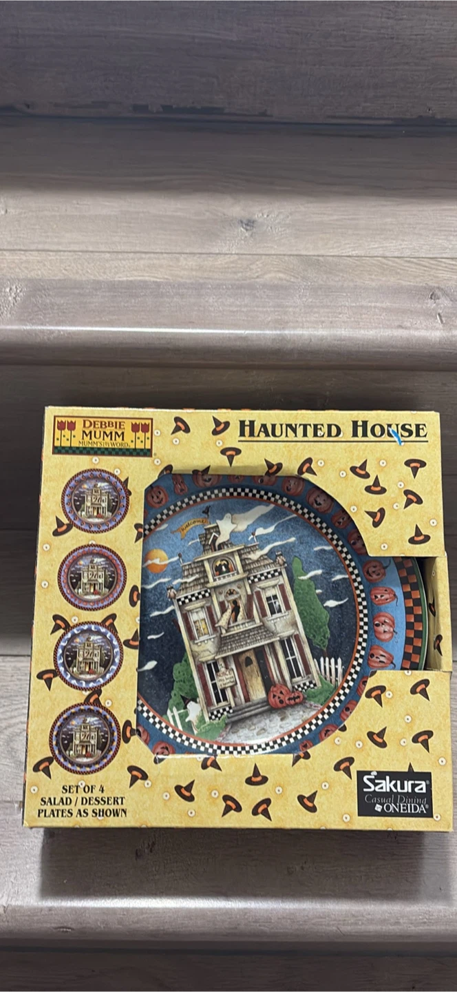 Debbie Mumm Haunted House Salad Dessert Plates - Set of 4 - photo 2