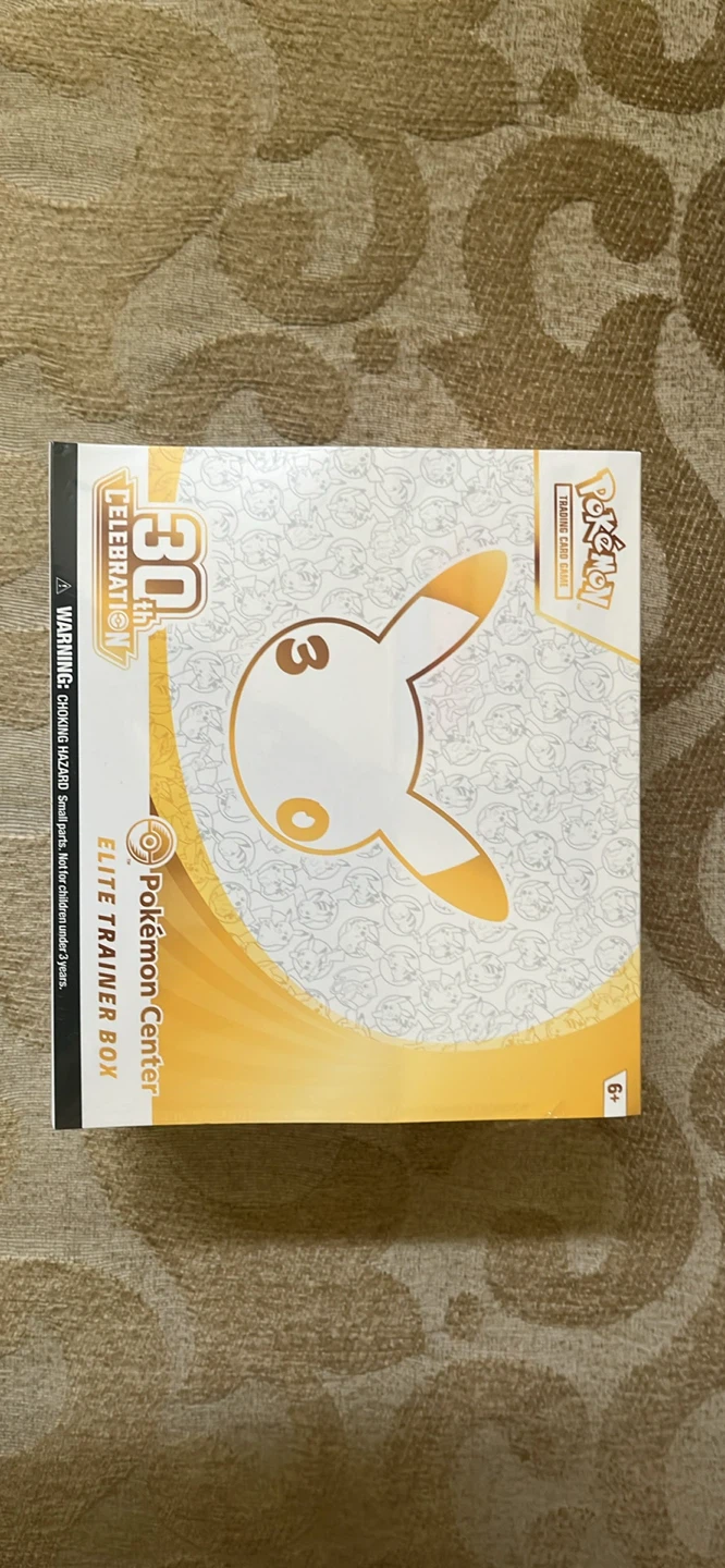 Pokemon Center 30th Anniversary Elite Trainer Box - photo 2
